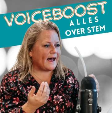 Podcast cover VOICEBOOST van Janine de Widt, Werkende Stemmen