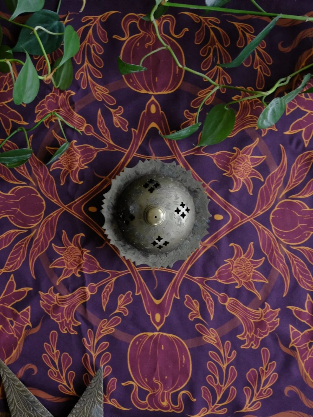 Pomegranates & Rue Tarot/Altar Cloth