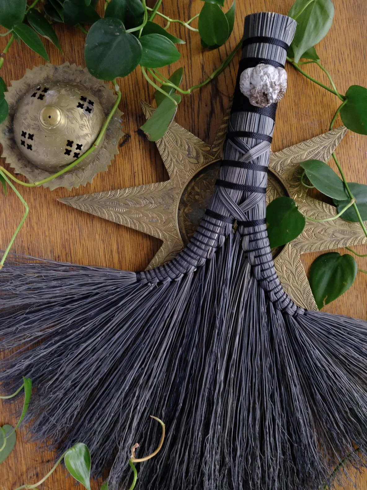 Grey & Black Double Rooster Tail Garlic Broom