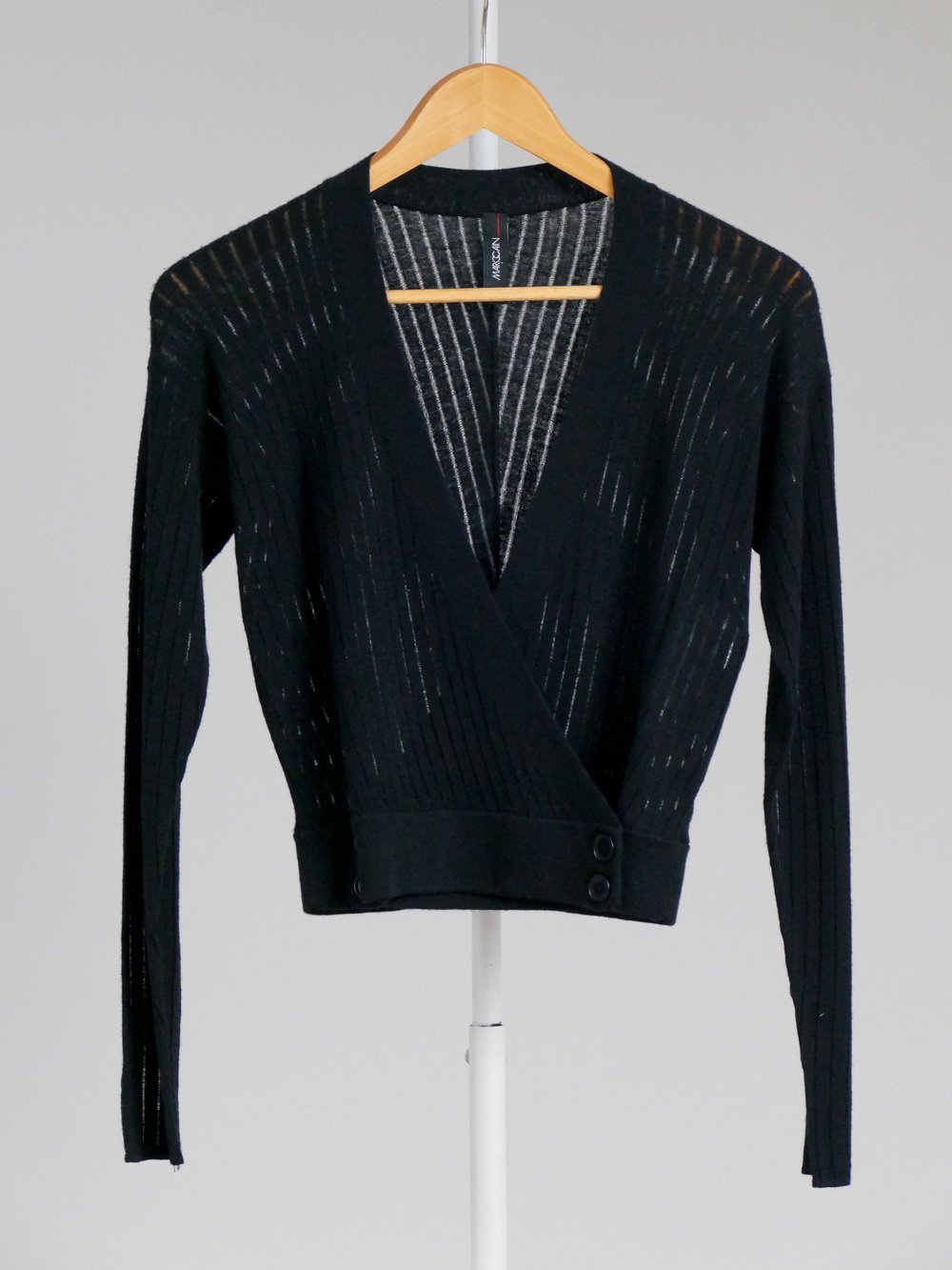 Gilet cache-coeur noir en laine et cachemire MARC CAIN — Vetement original  femme fashion, tenue mode chic haut de gamme