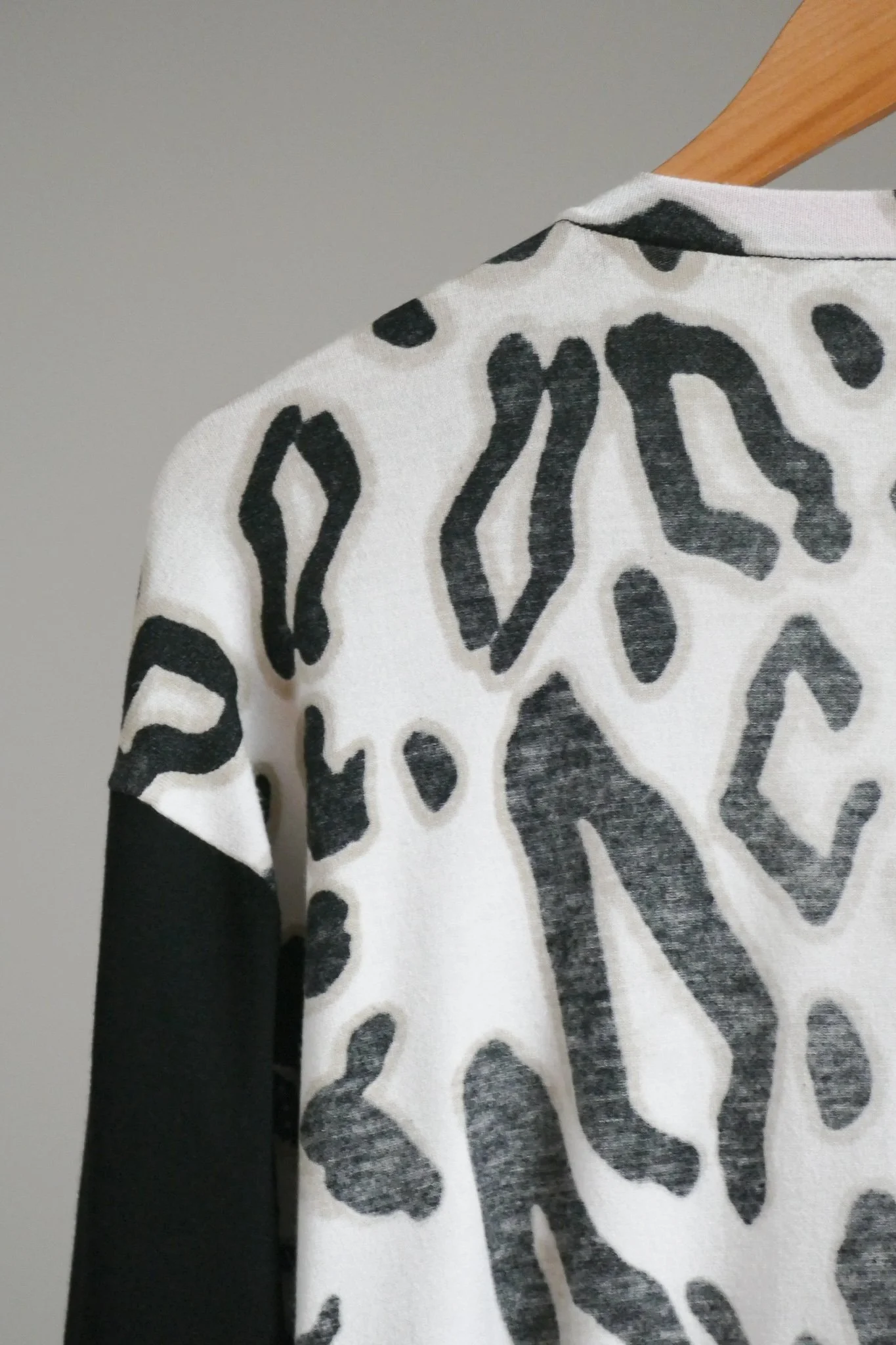 Pull col V à imprimé animalier SPORTALM odonata8.jpg