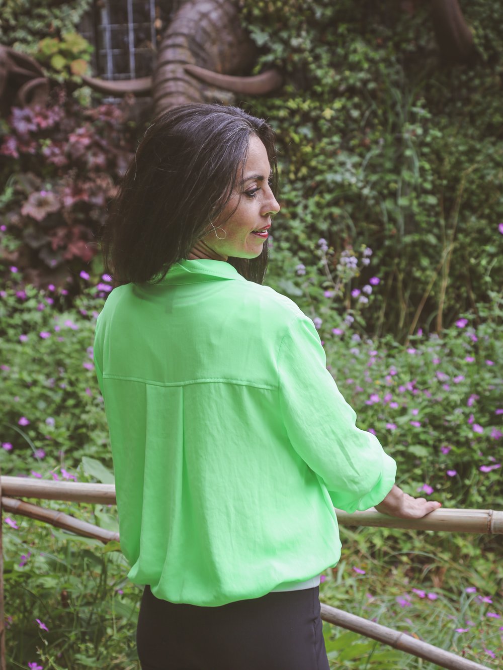 Pull vert tendre col V CINZIA CALDI — Vetement original femme