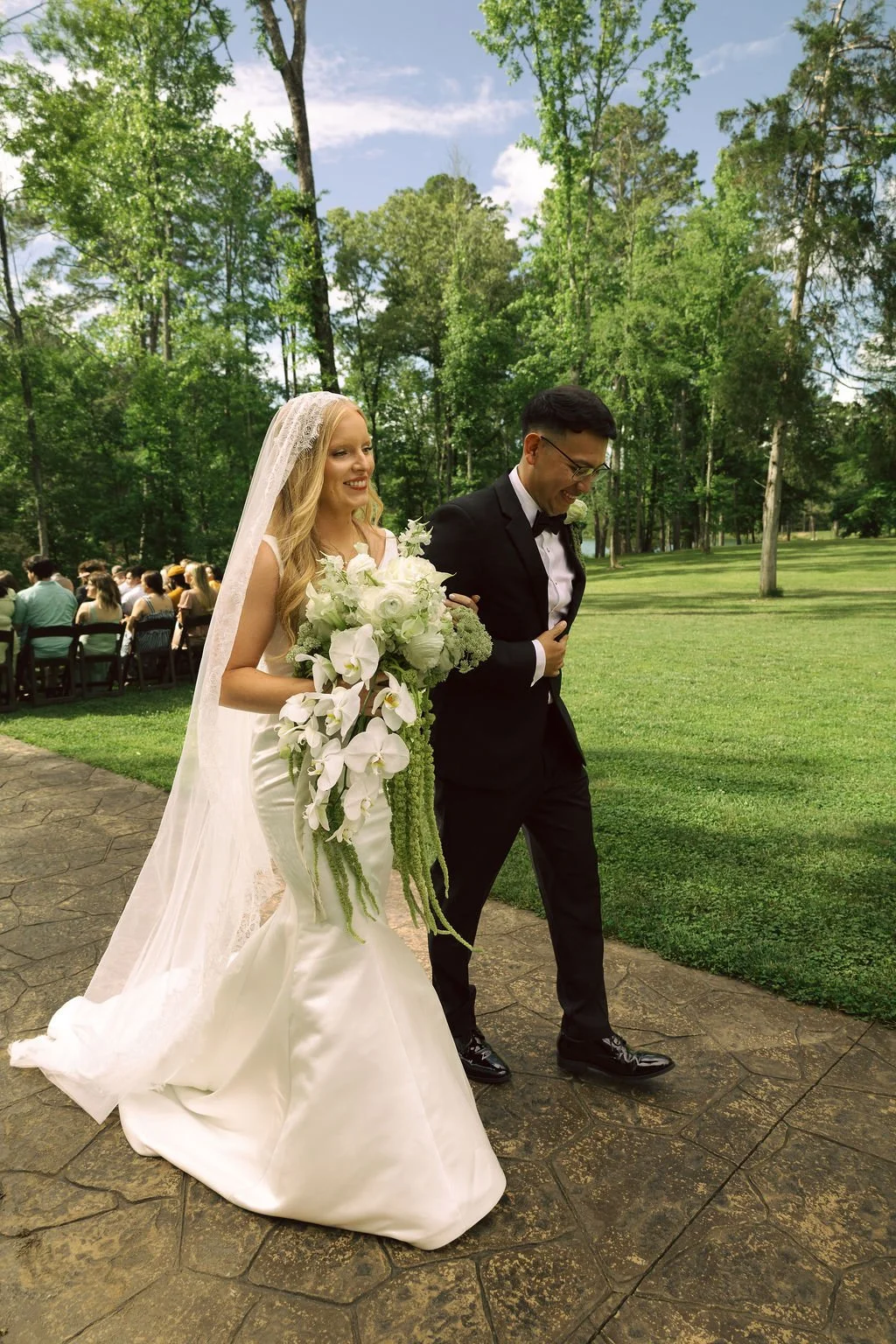 The Ultimate Guide to Seasonal Wedding Bouquets: Color Palettes &amp; Flower Recipes