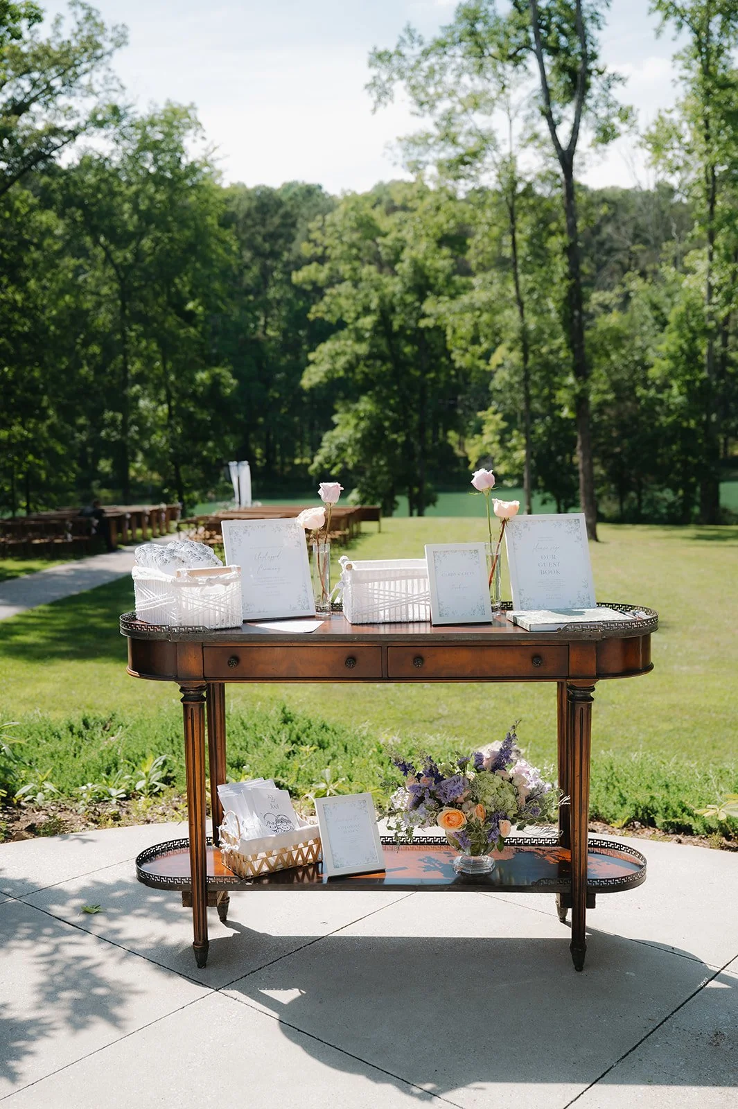 Creative &amp; Traditional Wedding Guest Book Ideas: From Classic to Completely Personal
