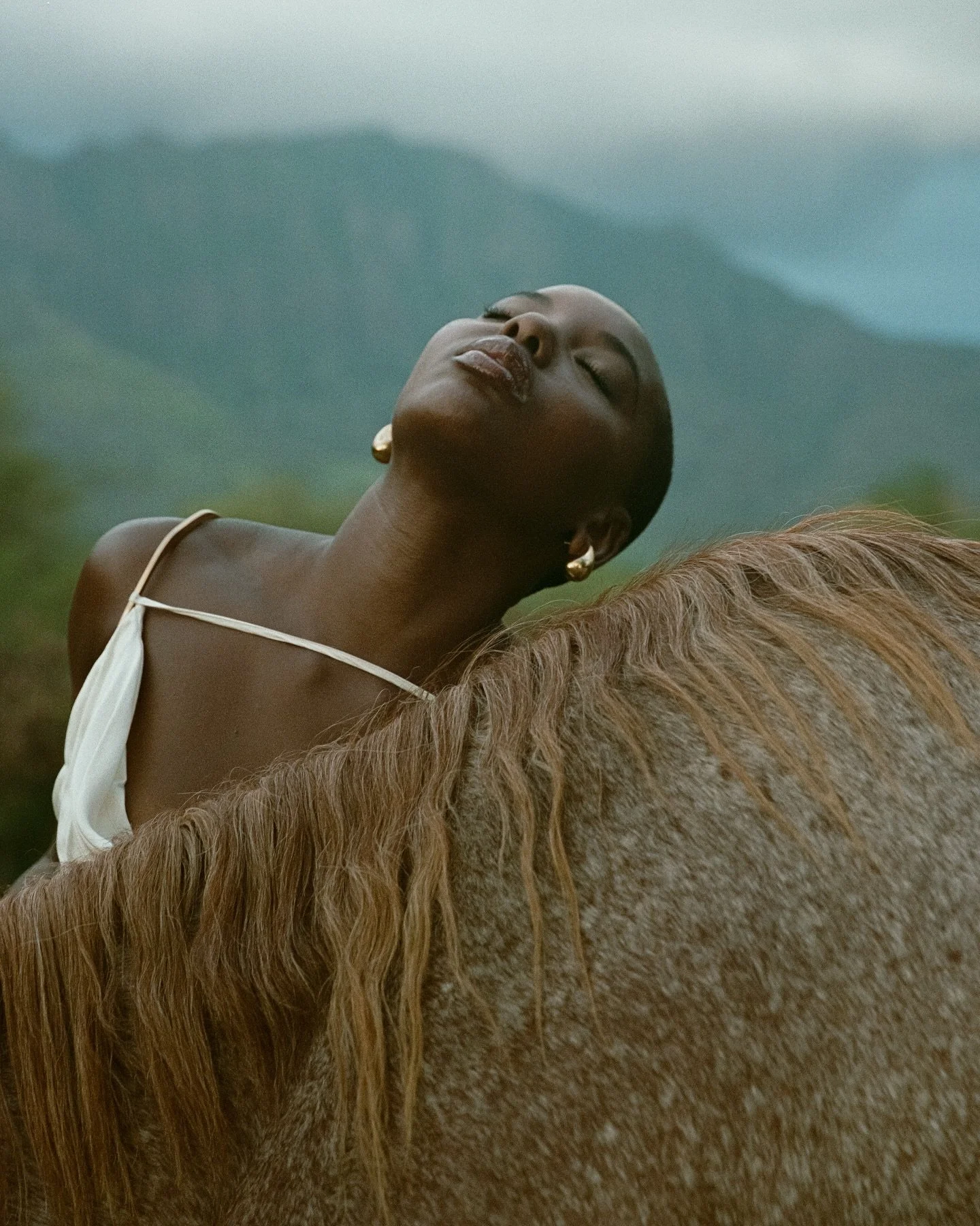 🌳🏹 #35mm Happy happy August!! I have a busy month ahead with you guys and I&rsquo;m so excited!!! So many love stories to capture and portrait sessions with the most stunning women and quite a lot of film thrown in there! I also get to create with 