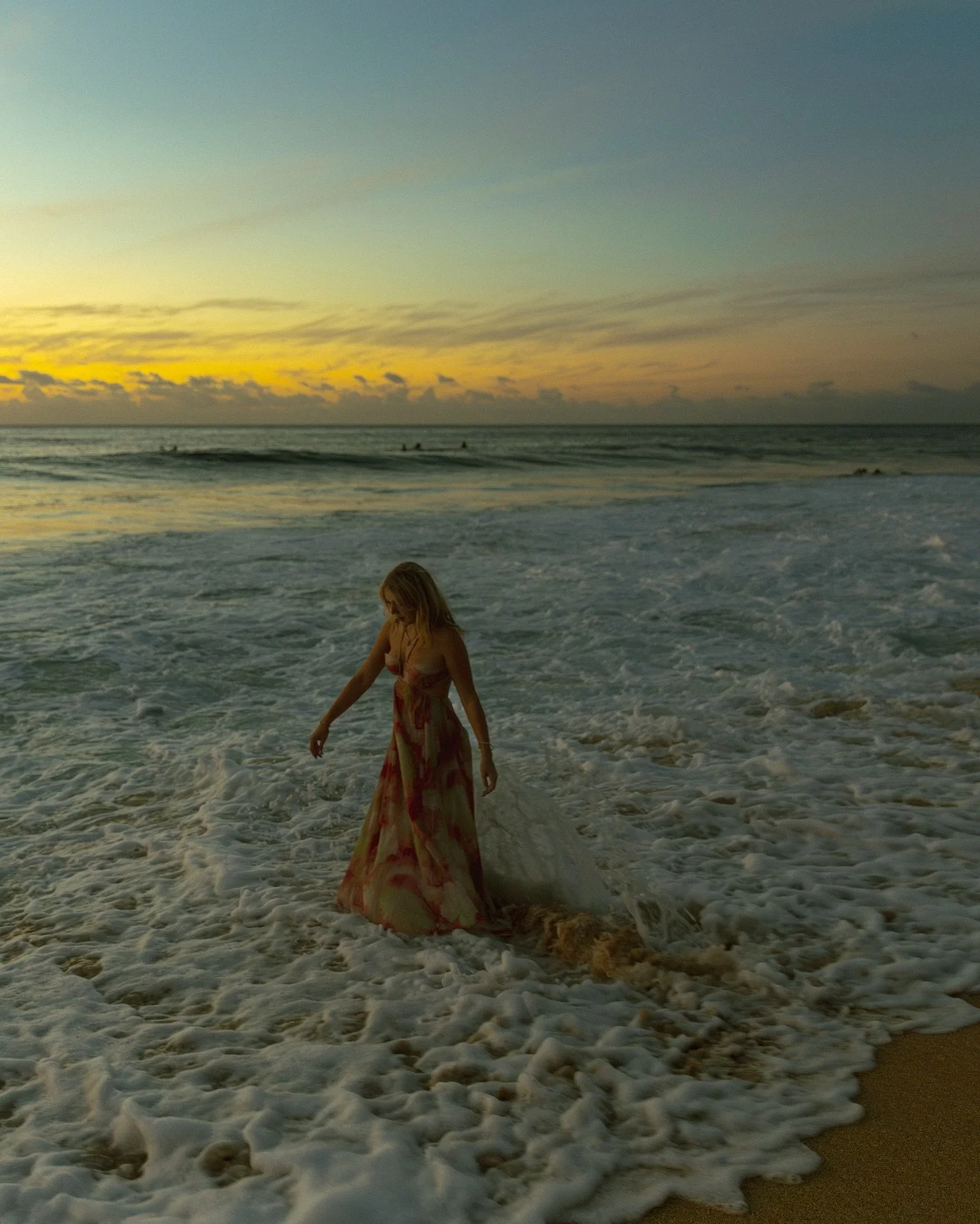 Sisi&rsquo;s senior portraits 🪽💞💓🌸 do you have a favorite??