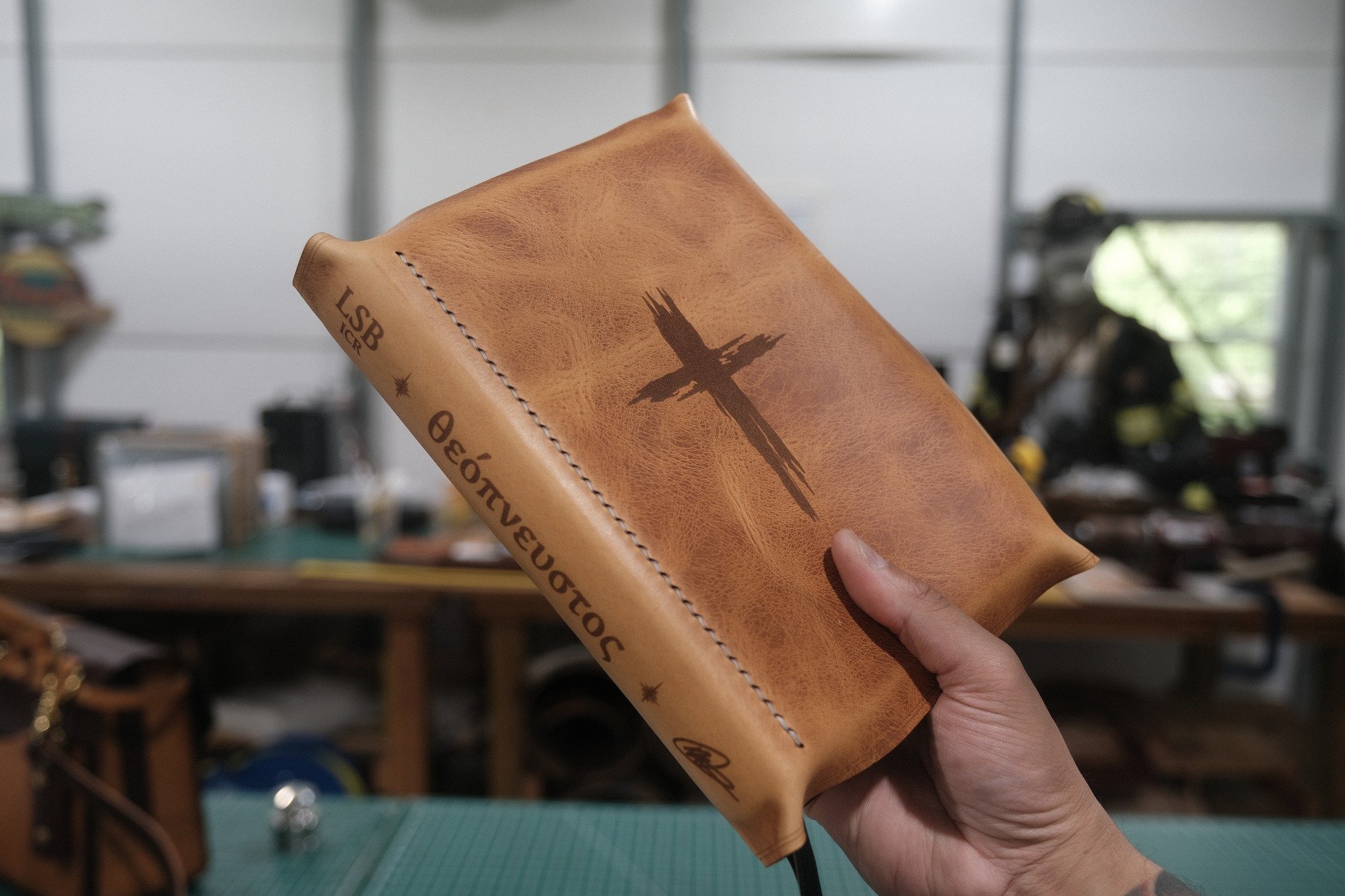 Now available in Waxy Natural.

The Sofield LSB ICR Handy Size Theopneustos Premium Bible is now offered in Badalassi Carlo Waxy Natural.

This has been one of my best selling Bible options, and for good reason. It combines a true handy size format w