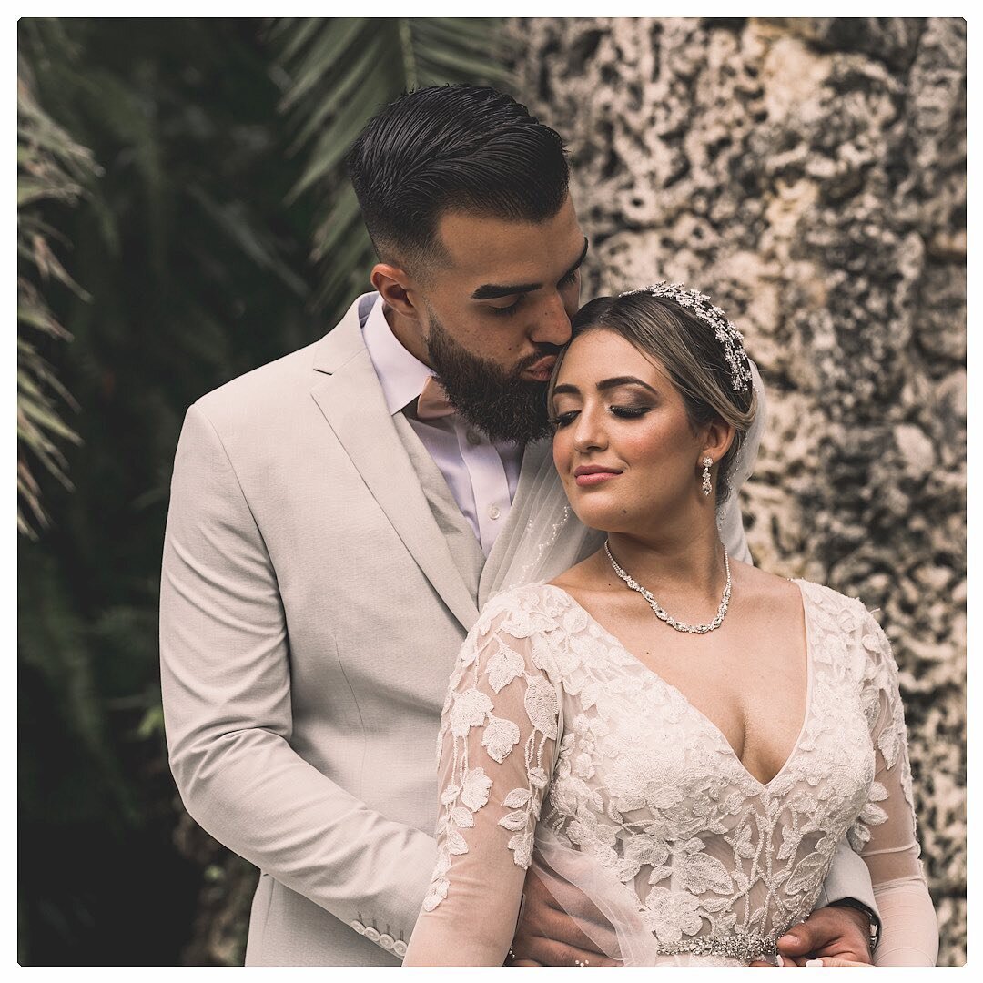 LOVE ❤️ #wedding #weddingphotography #weddingphotographer #miamiweddingphotographer #floridaweddingphotographer #fortlauderdaleweddingphotographer #southfloridaweddingphotographer #portraitphotography #portraitphotographer #miami #secretgardens #home