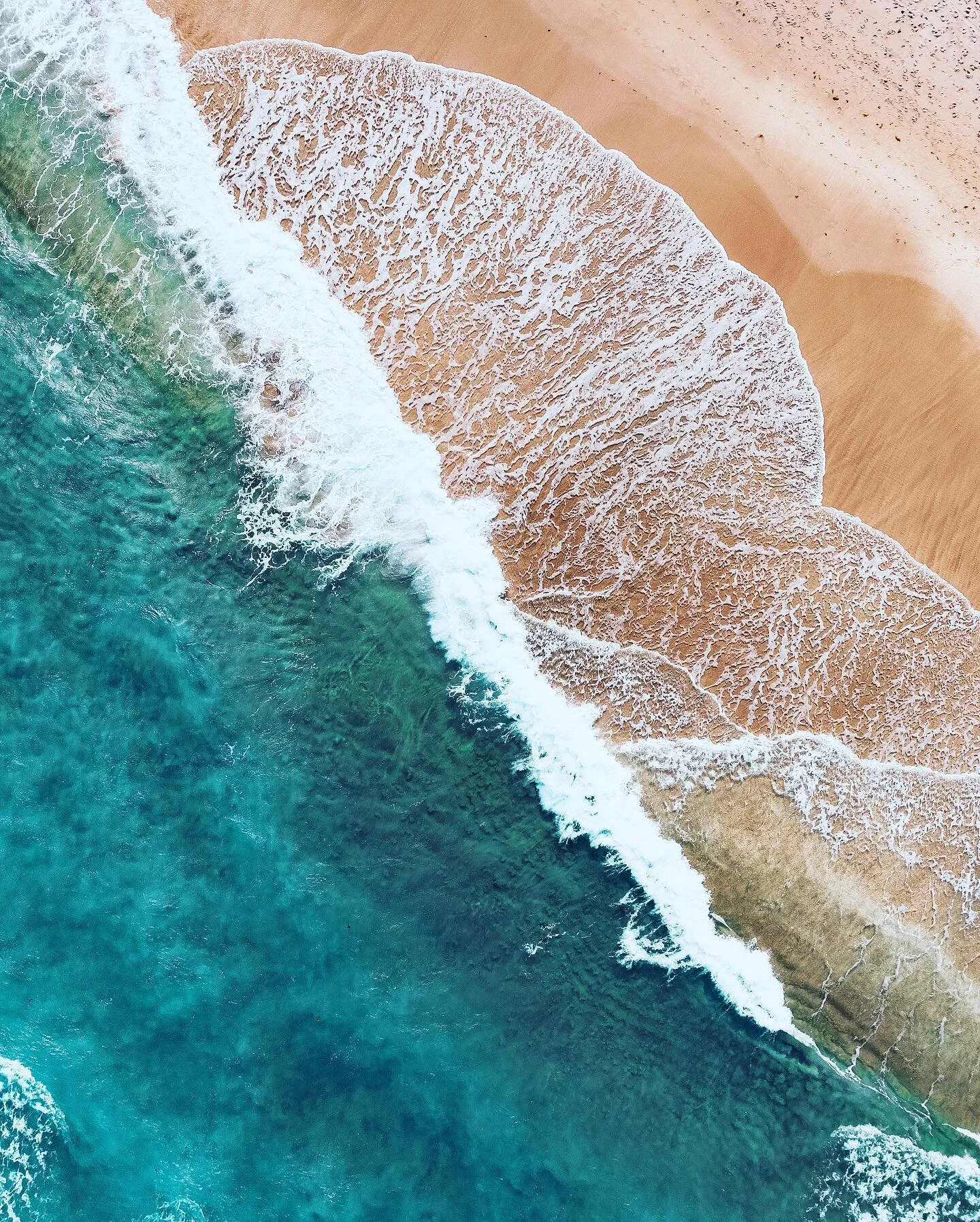 🌊 🏝😍 Give me a beach chair, cooler full of Pub Subs and drinks, music, and some good friends and I&rsquo;m never leaving! Who would you hang out here with? Tag them in the comments! 
-
-
-

#fortlauderdale #drone #dronestagram #florida #southflori