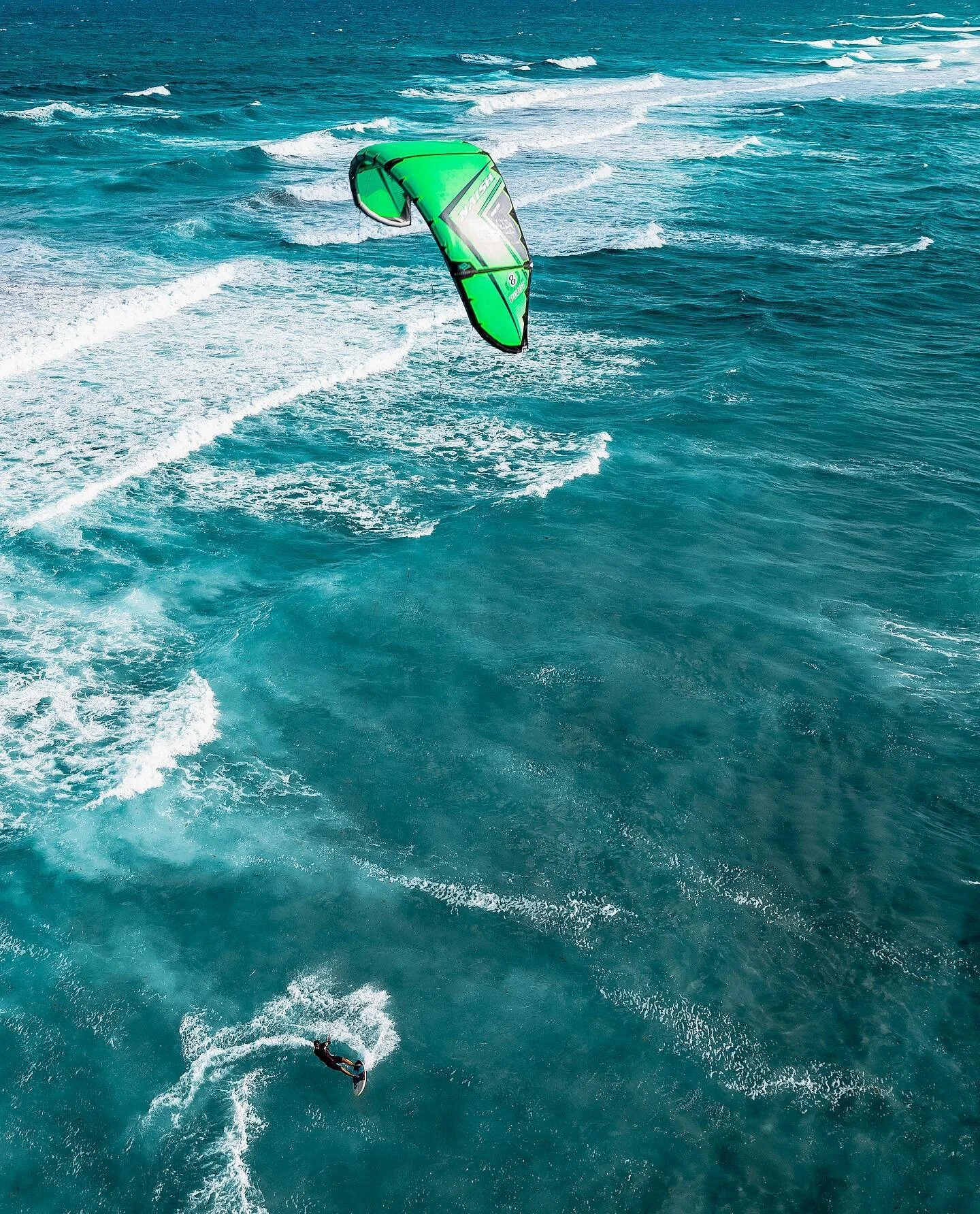 🏄🏻&zwj;♂️ It&rsquo;s Friday! I hope y&rsquo;all get to do some of what you love this weekend! 🏝 
-
-
-
#fortlauderdale #drone #dronestagram #florida #southflorida #floridadronesquad #dronelegends #dronepals #dronefeatures #floridalife #earthfocus 