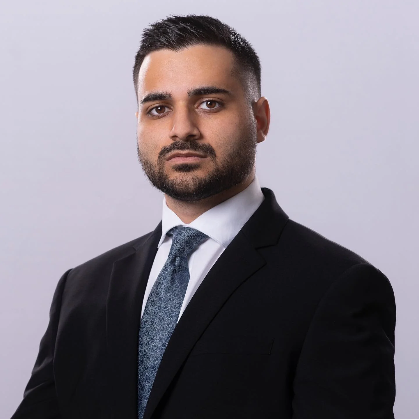 Another satisfied customer 😬 Professional headshots are an investment. In this digital age, it is often your first impression on others in the business world who have yet to meet you. There is a big reason why people enjoy being able to put a face t