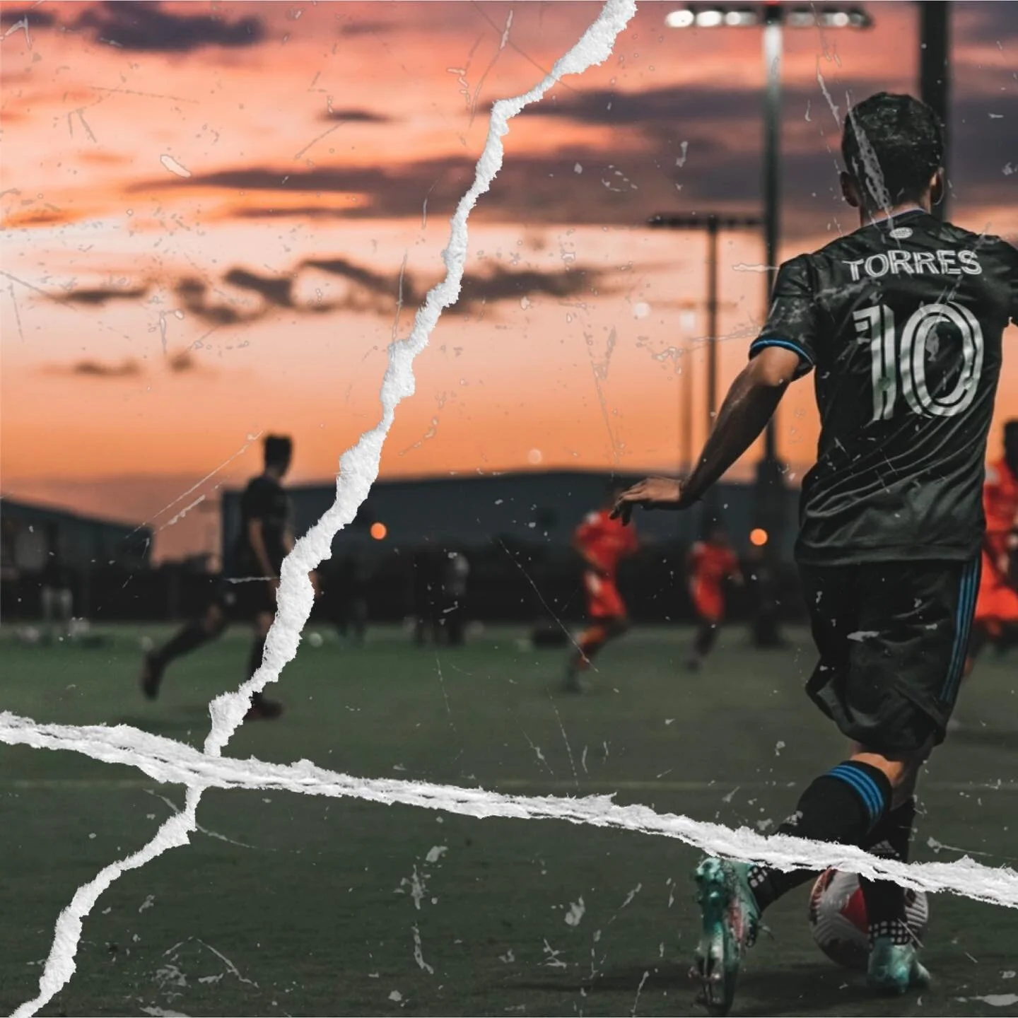Sunset strikes and cotton candy crosses. 🌅 😍⚽️
-
-
-
#mls #sportsphotography #soccer #football #futbol #footie #footy #sportsphotographer #miami #sunset #sunsetporn #sky #skyporn #montreal #cfmontreal #miamifc #torres #corbo