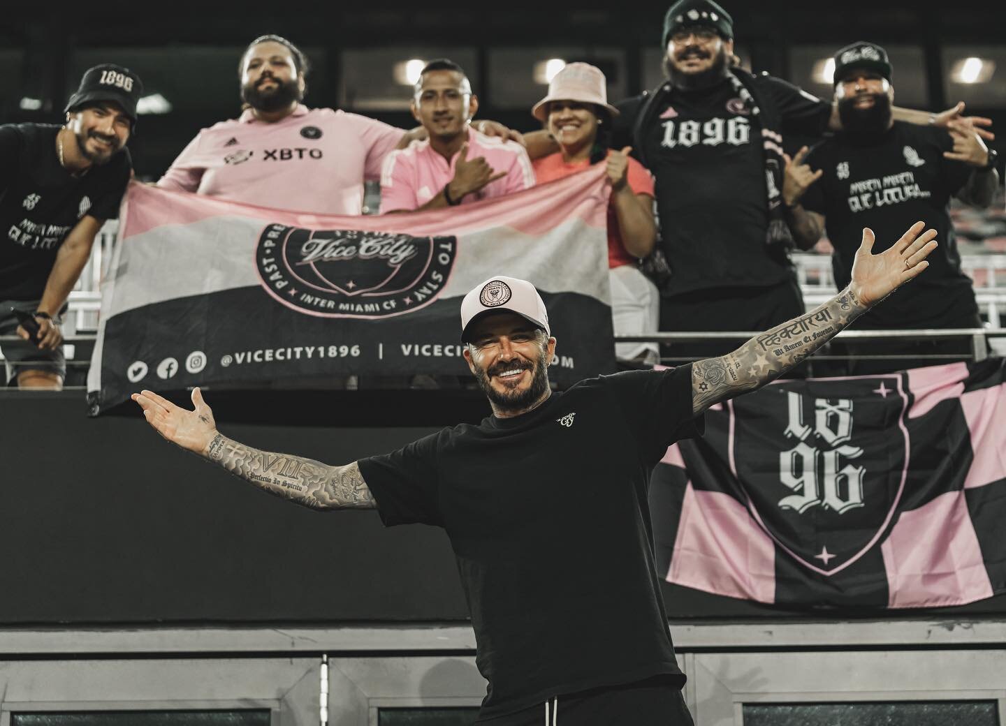 DB = Man. Of. The People. 💗🖤
-
-
-
#davidbeckham #beckham #intermiamicf #intermiami #lafamilia #southernlegion #mls #soccer #football #futbol #sportsphotographer #soccerphotographer #footballphotographer
