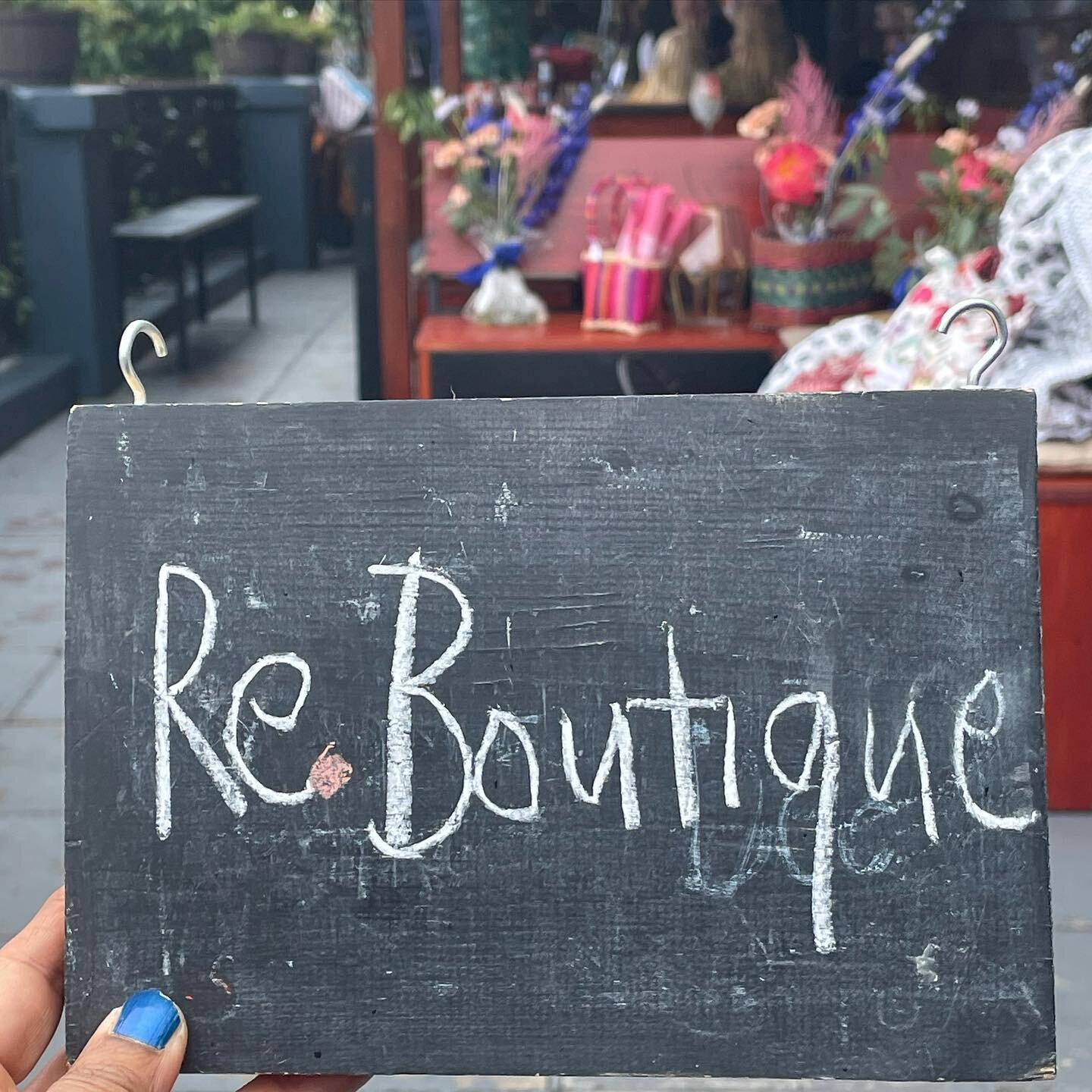 @therocketacton is hosting the @reboutique.co.uk pop up - head down before 4pm for fresh flowers, fashion and homewares. Pop down!