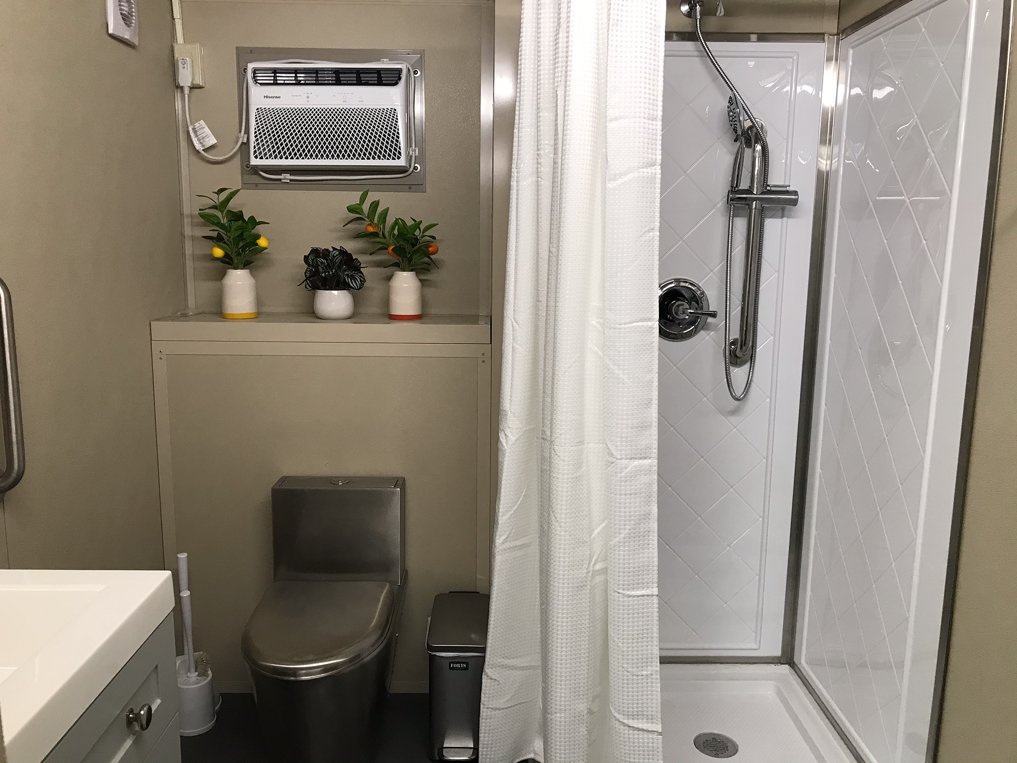 forts_logistics_mash_mobile_hospital_bathroom.png