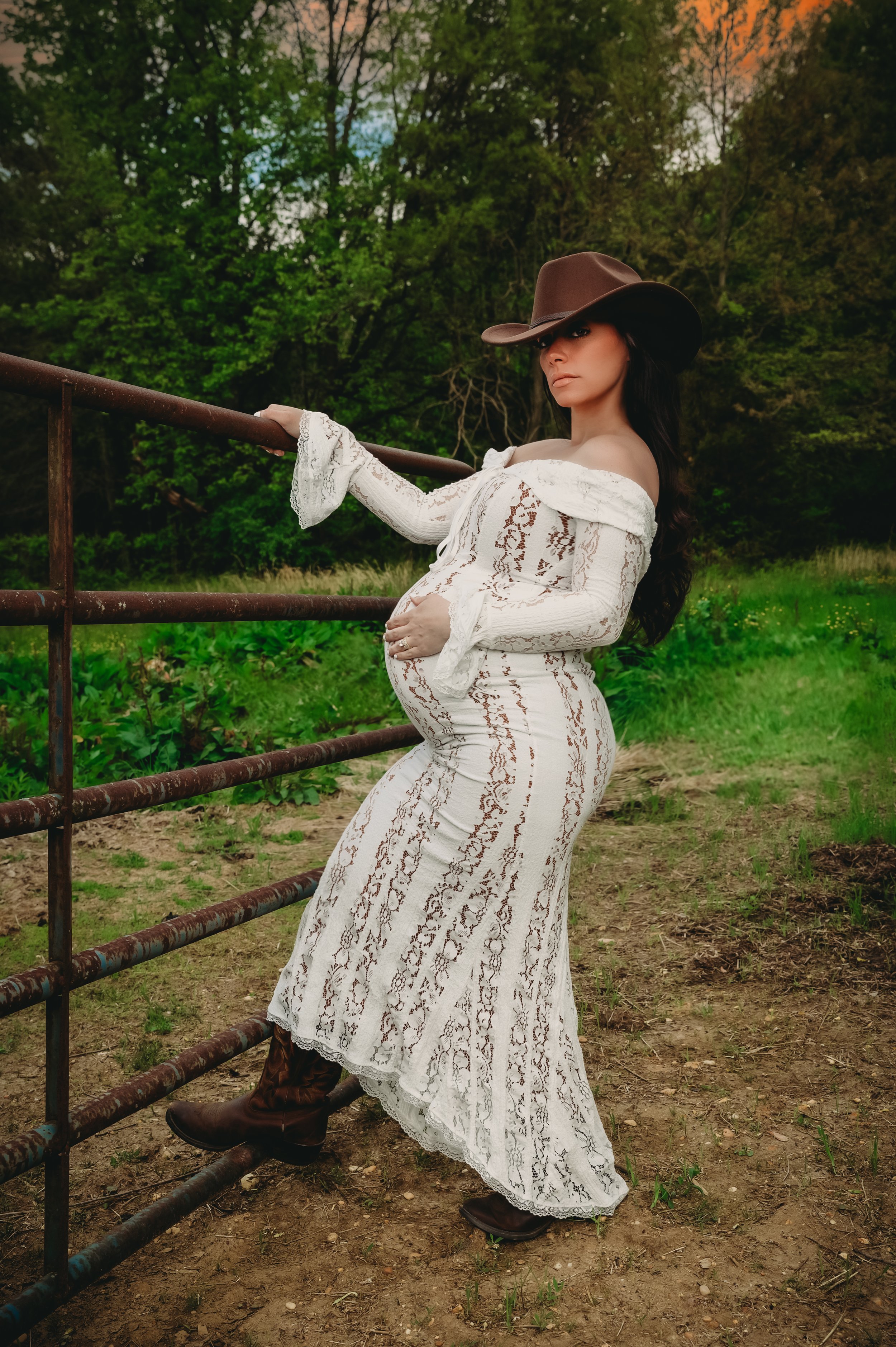 rustic-maternity-session-new-jersey.jpg