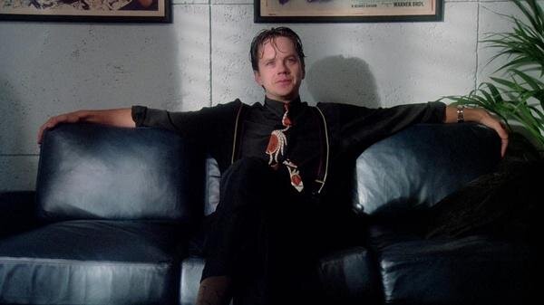 Tim-Robbins-in-movie-The-Player-1992.jpg