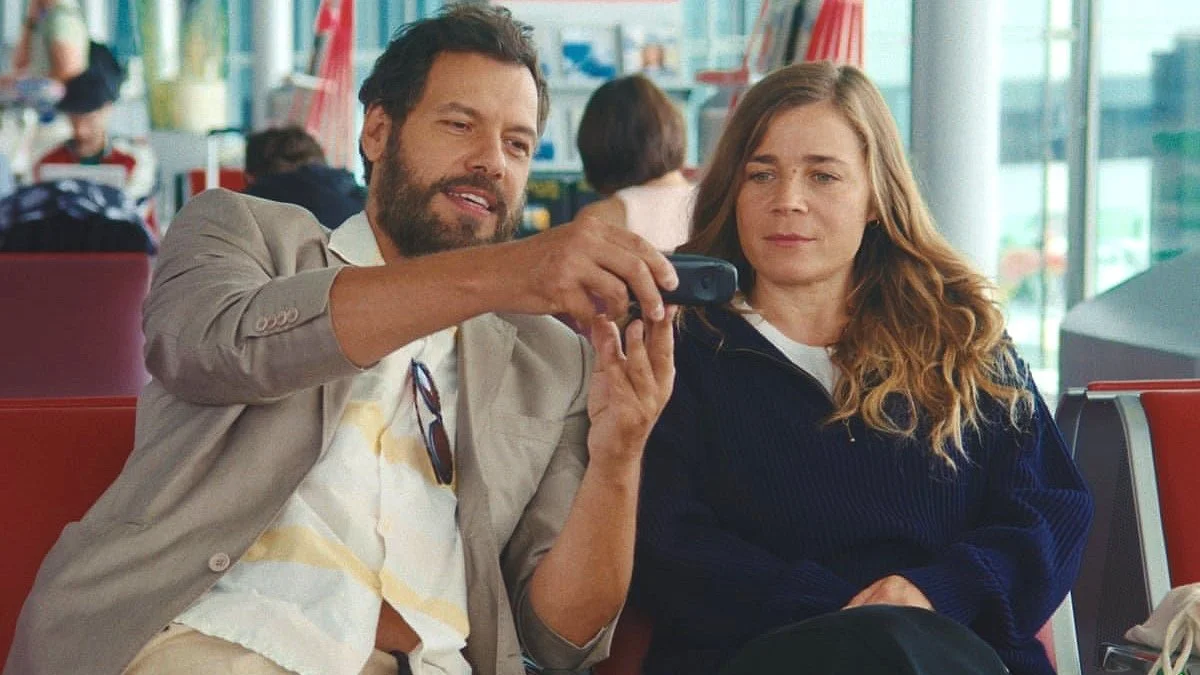 Everybody Loves Jeanne (2022)