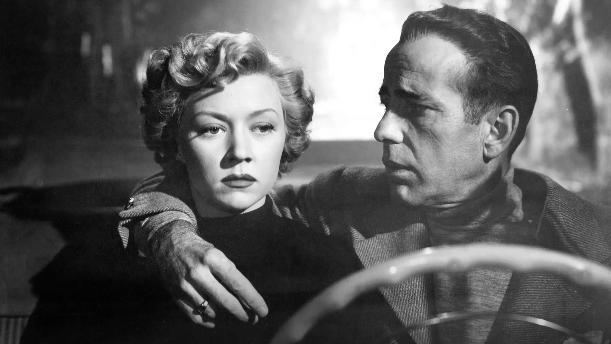 Bogart and Grahame in car