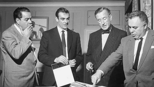 everything-or-nothing-the-untold-story-of-007.jpg