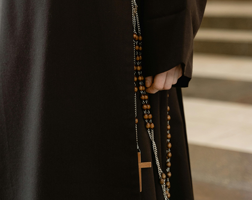hand-of-nun-and-rosary