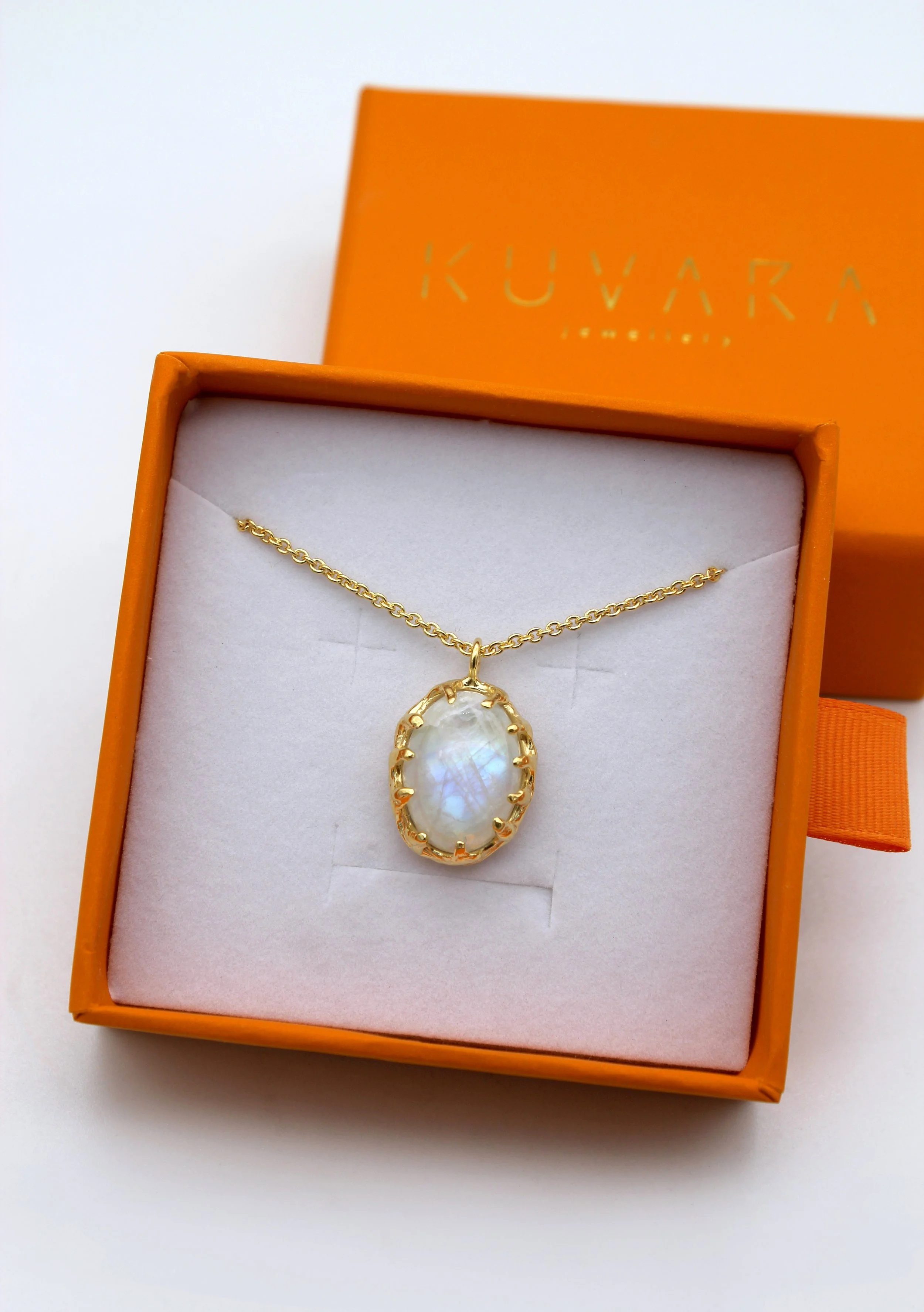 moon stone kette noxie.jpg