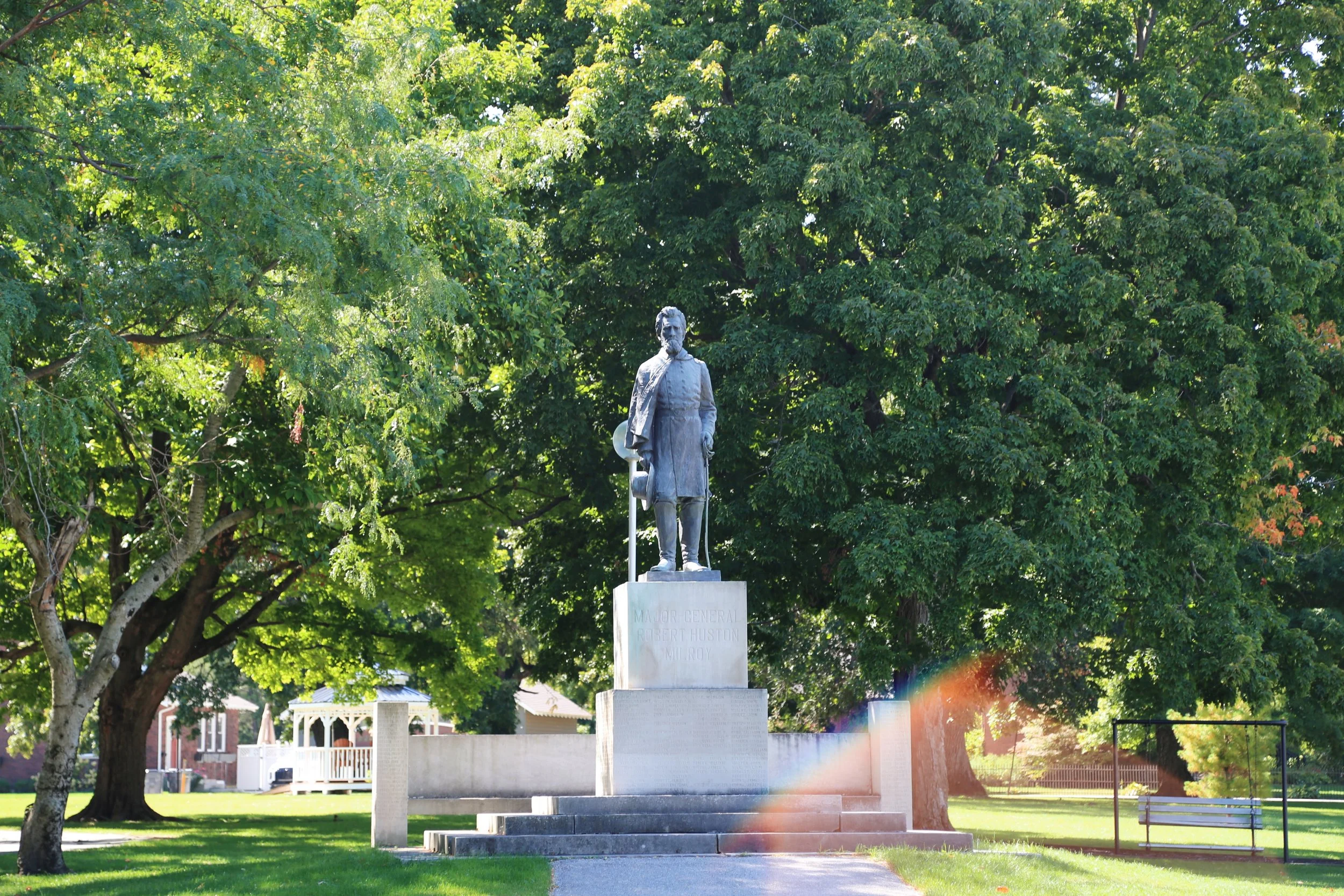 General Milroy Statue Rensselaer Indiana.jpg