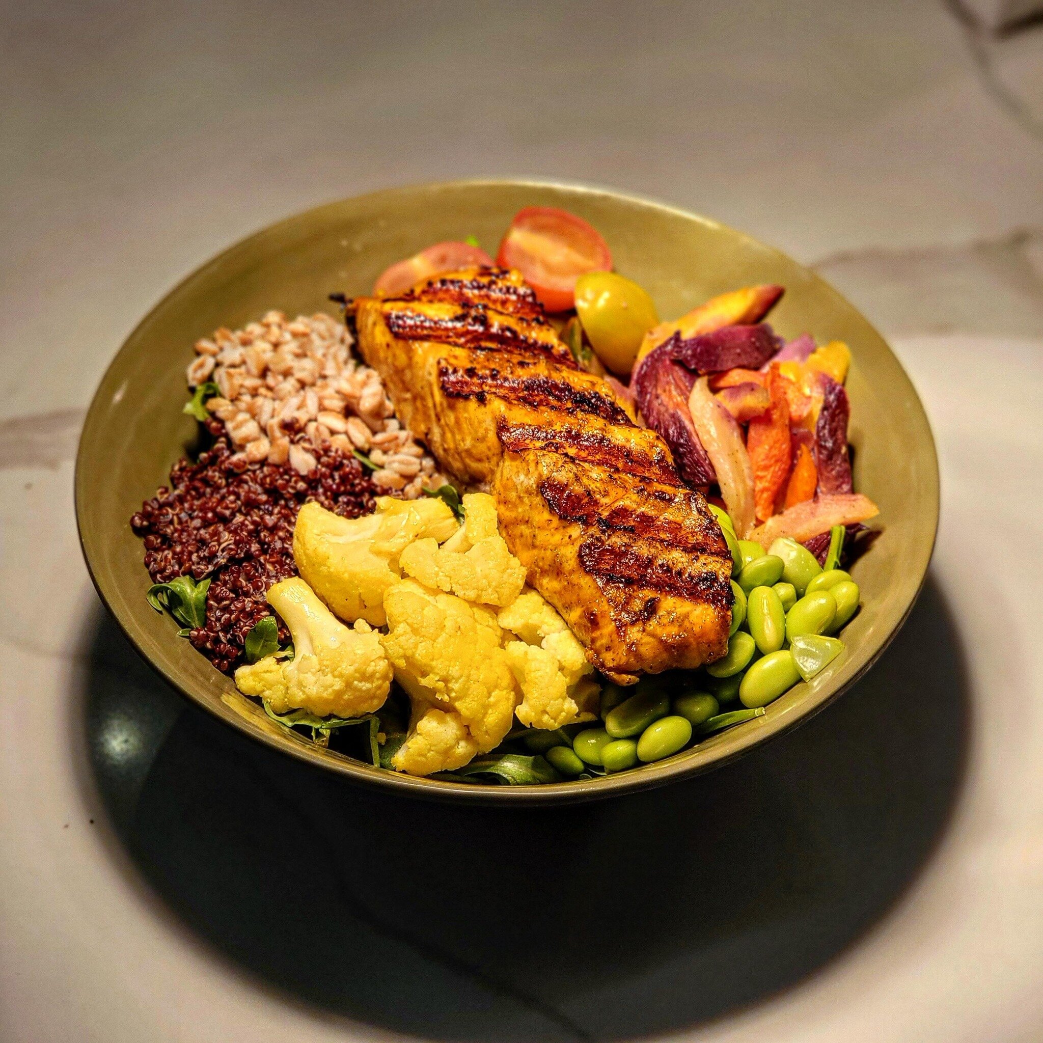 Have you heard the good news? We&rsquo;ve recently re-activated our build your own bowl station. Our new Lux Bowl is fully customizable and comes packed with incredible bright flavors. Your choice of grains, greens, and garden fresh veggies and prote