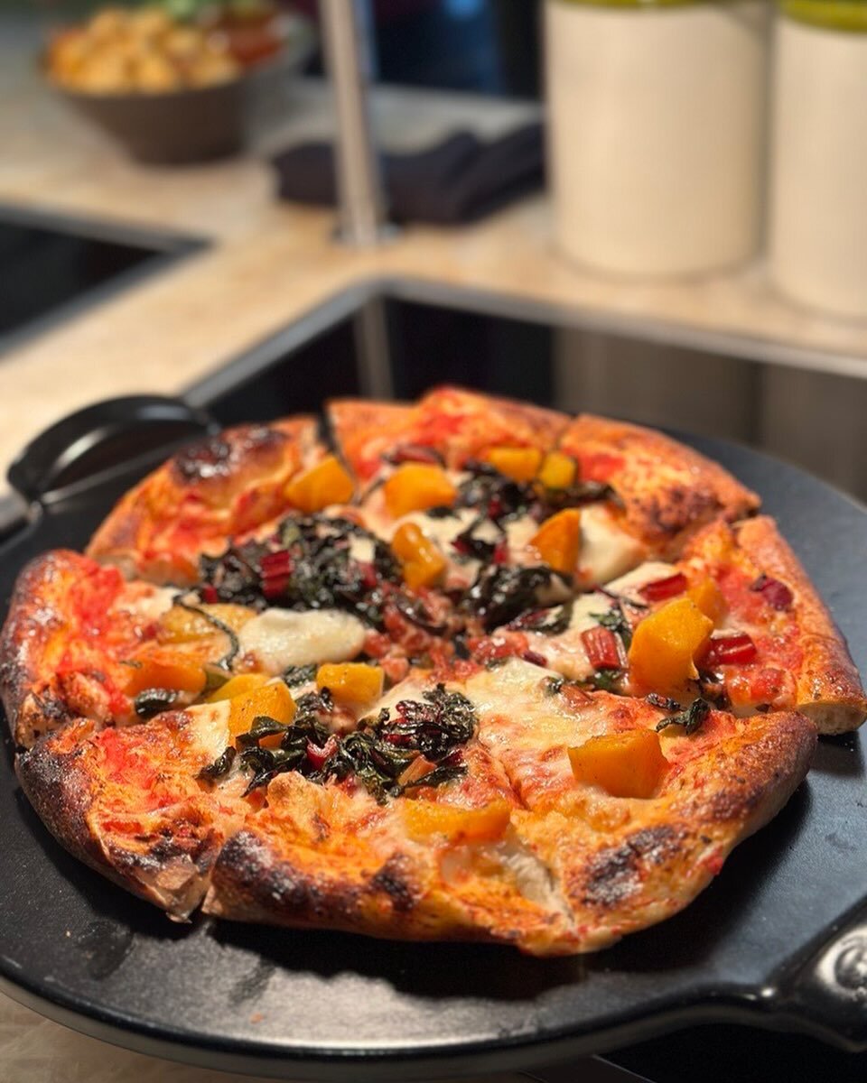 It&rsquo;s national Pi Day, and we&rsquo;re celebrating with one of our personal favorite, pizza pie! Weather you like sweet pies, savory pies, or pizza pie we encourage you to grab a slice of your favorite to celebrate with us. 

#foundryandlux #pid