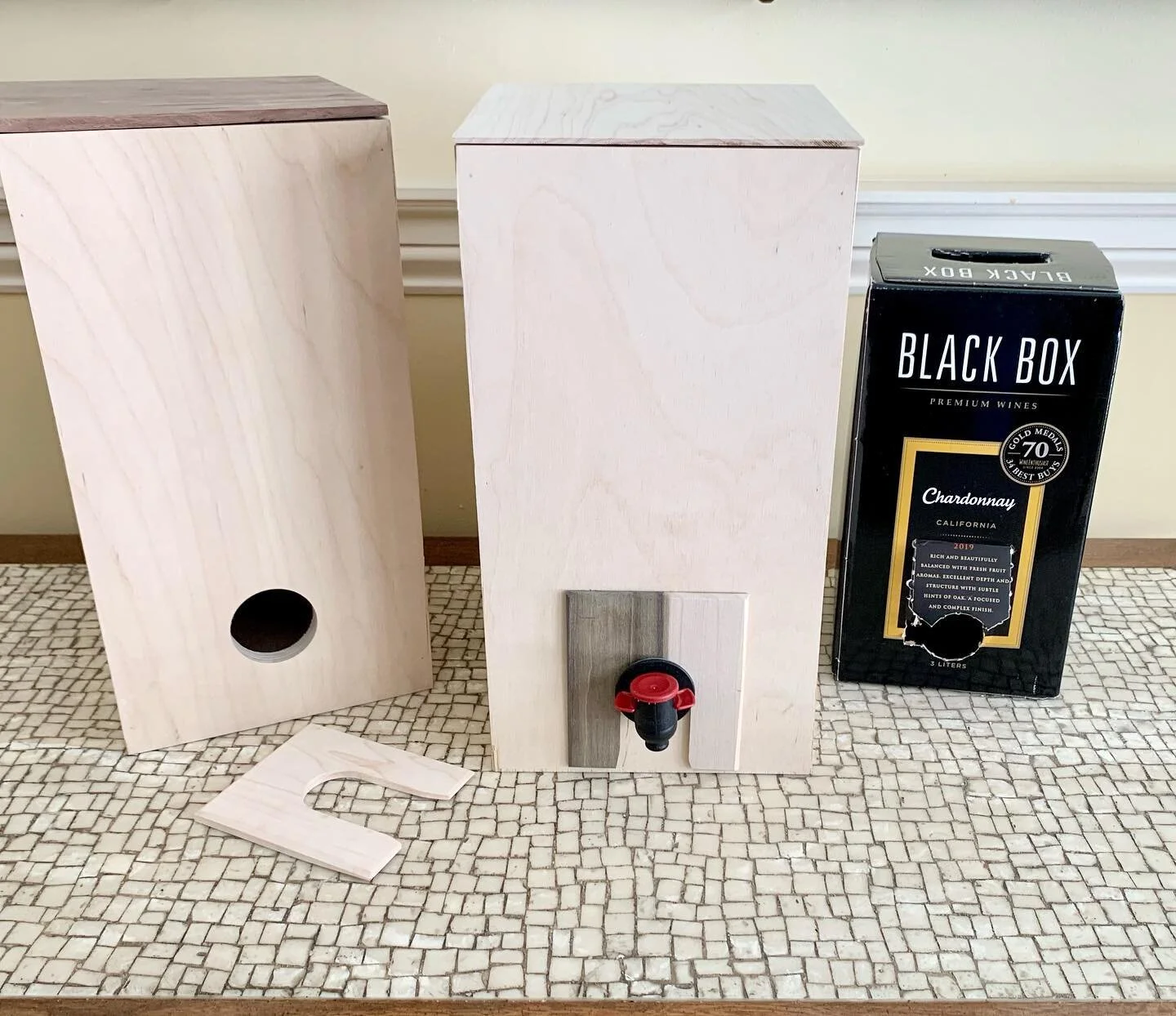 Box it up! 🍷

Class up your favorite boxed wine with a custom made box. Perfect for everyday enjoyment or entertaining. 

We like to mix each box with various woods for an elevated contrast. 

*We&rsquo;ll be selling a variety of options. Coming soo