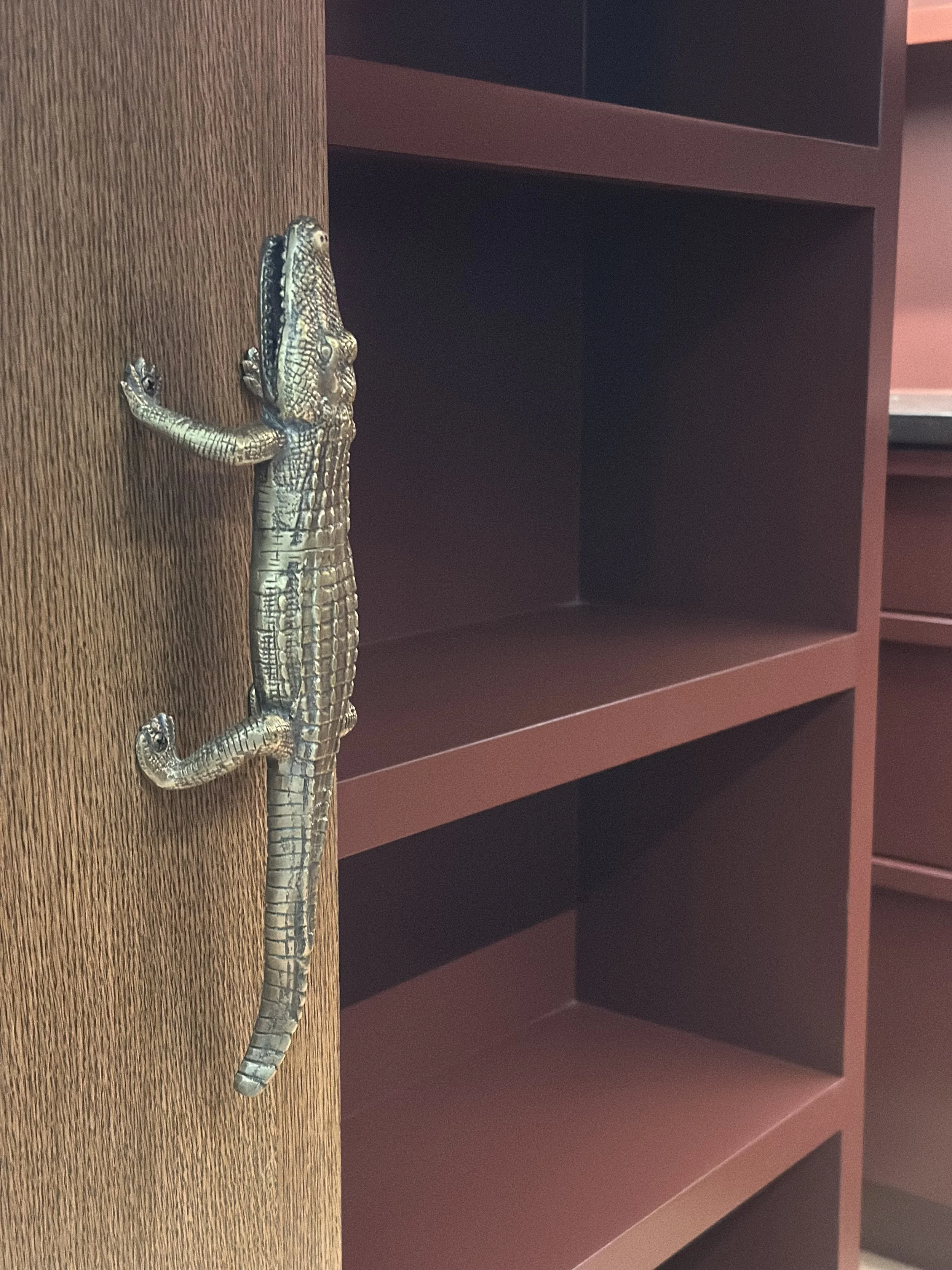 Alligator pantry hardware