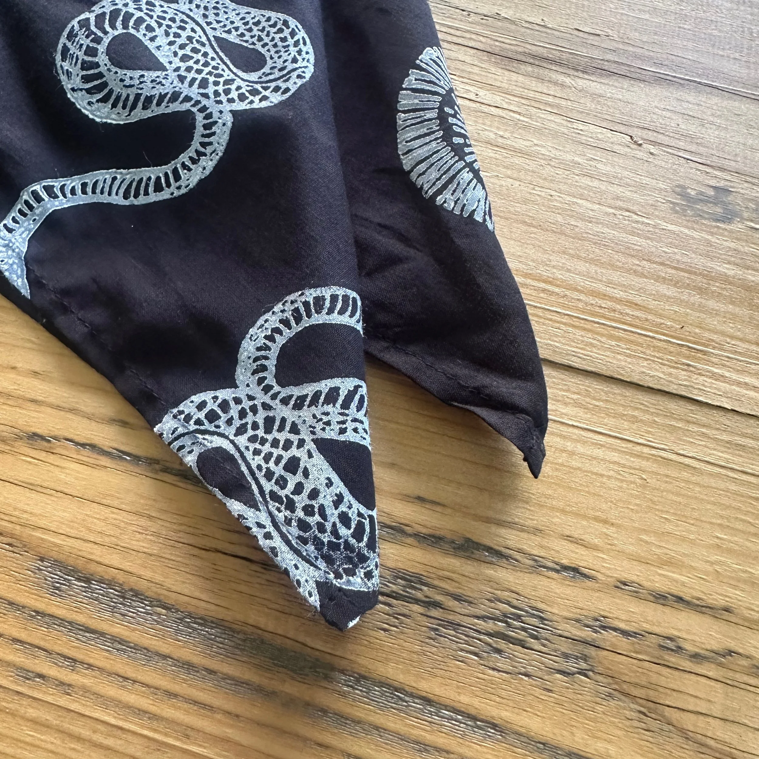 SnakePortal_Bandana_Black_IMG_5211.jpeg