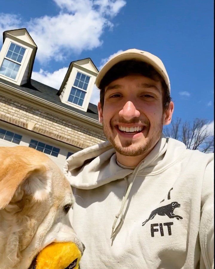 Say hi to the beautiful, gentle, and oh so sweet good boy Tex! Texi and his family just joined Pet Fit and we are beyond delighted to spend some quality time with him outside. ☀️ 🌲