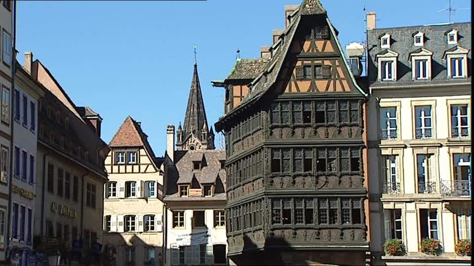 723891792-estrasburgo-casa-de-paredes-entramadas-arquitectura-tradicional-gotico.jpg