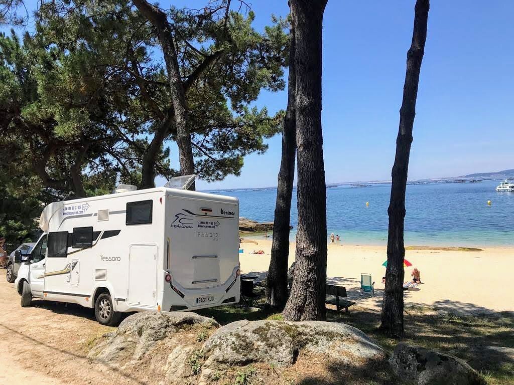 🟢 Monte o playa, tu decides ! Estos amigos han decidido ir hacia Galicia, a disfrutar de sus playas, gente y sobre todo, comida ! 😜 🚐 

✅  Mendi edo hondartza, zuk erabaki! Lagun hauek Galiziara joatea erabaki dute, hondartza, jentea eta batez ere