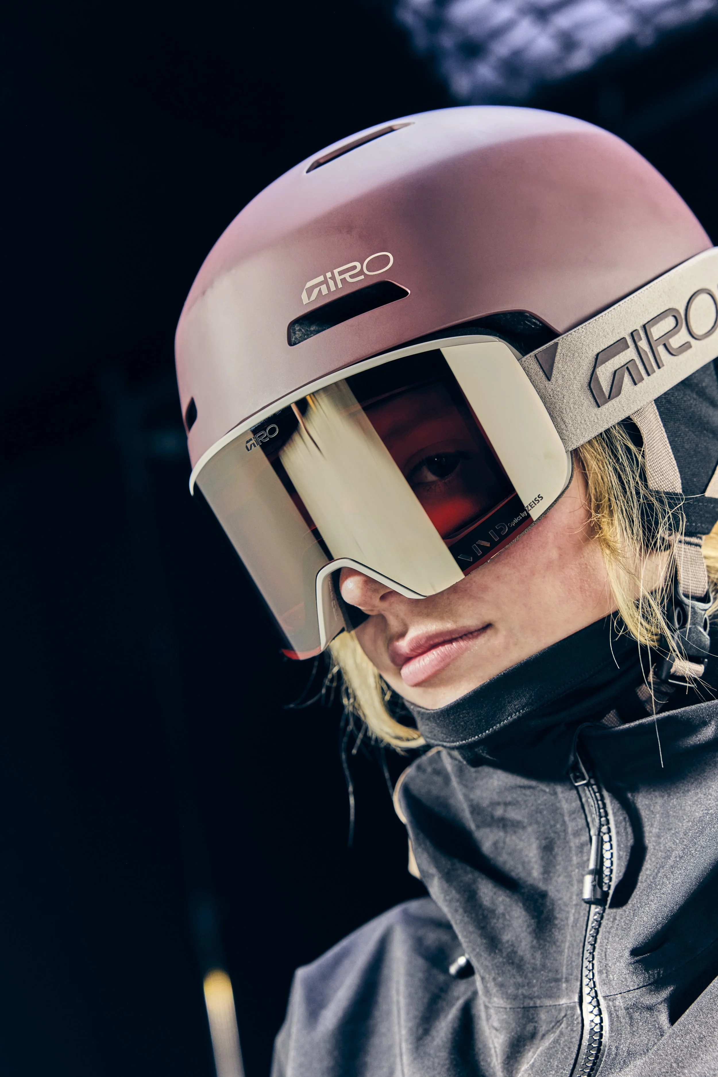 GIRO_FA26_GOLDSNOW_STUDIO_KAISER_H_LedgeMatteDarkMaroon_G_7207406_2470.jpg