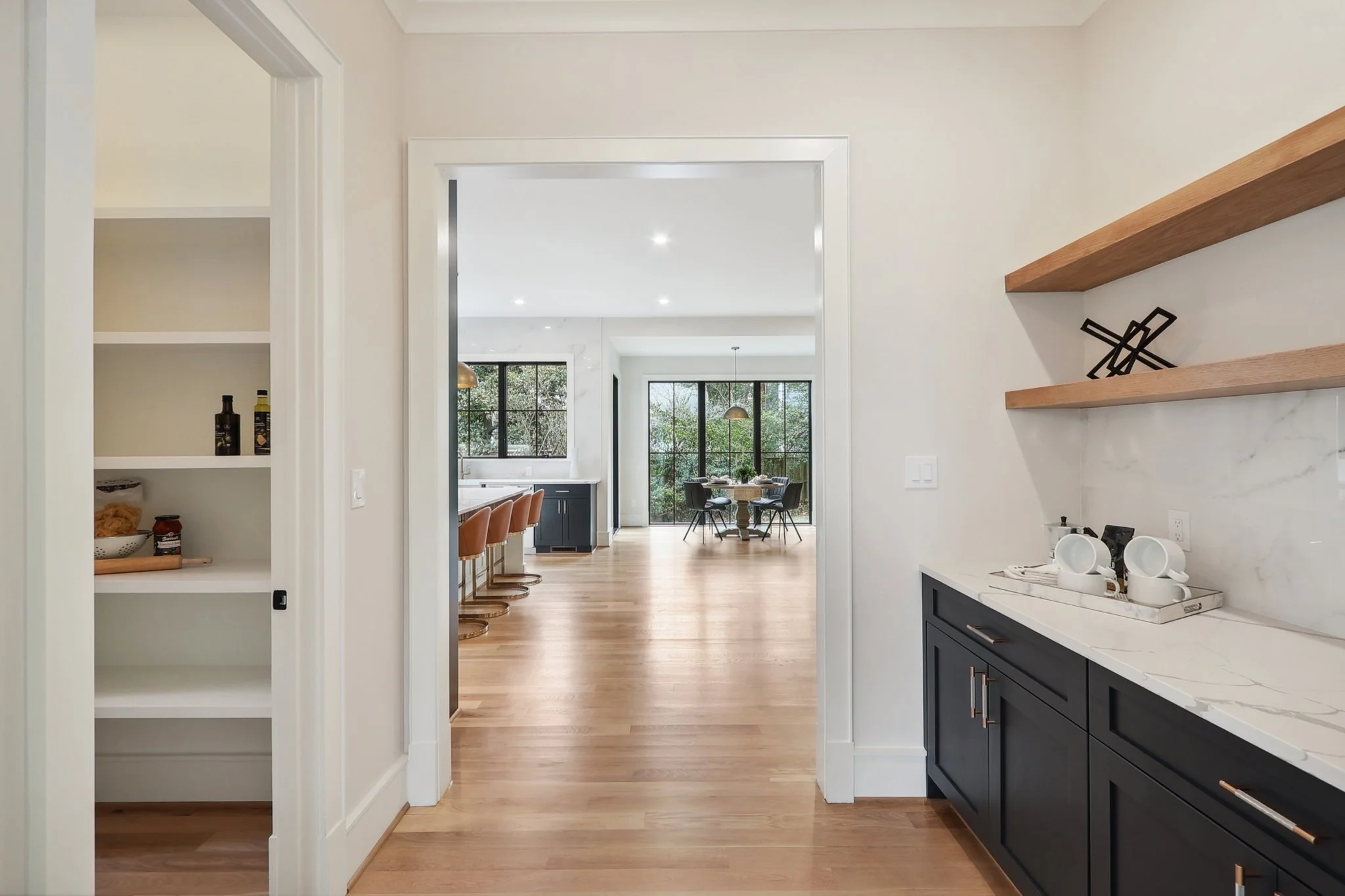43-web-or-mls-N Kenmore St-038.jpg