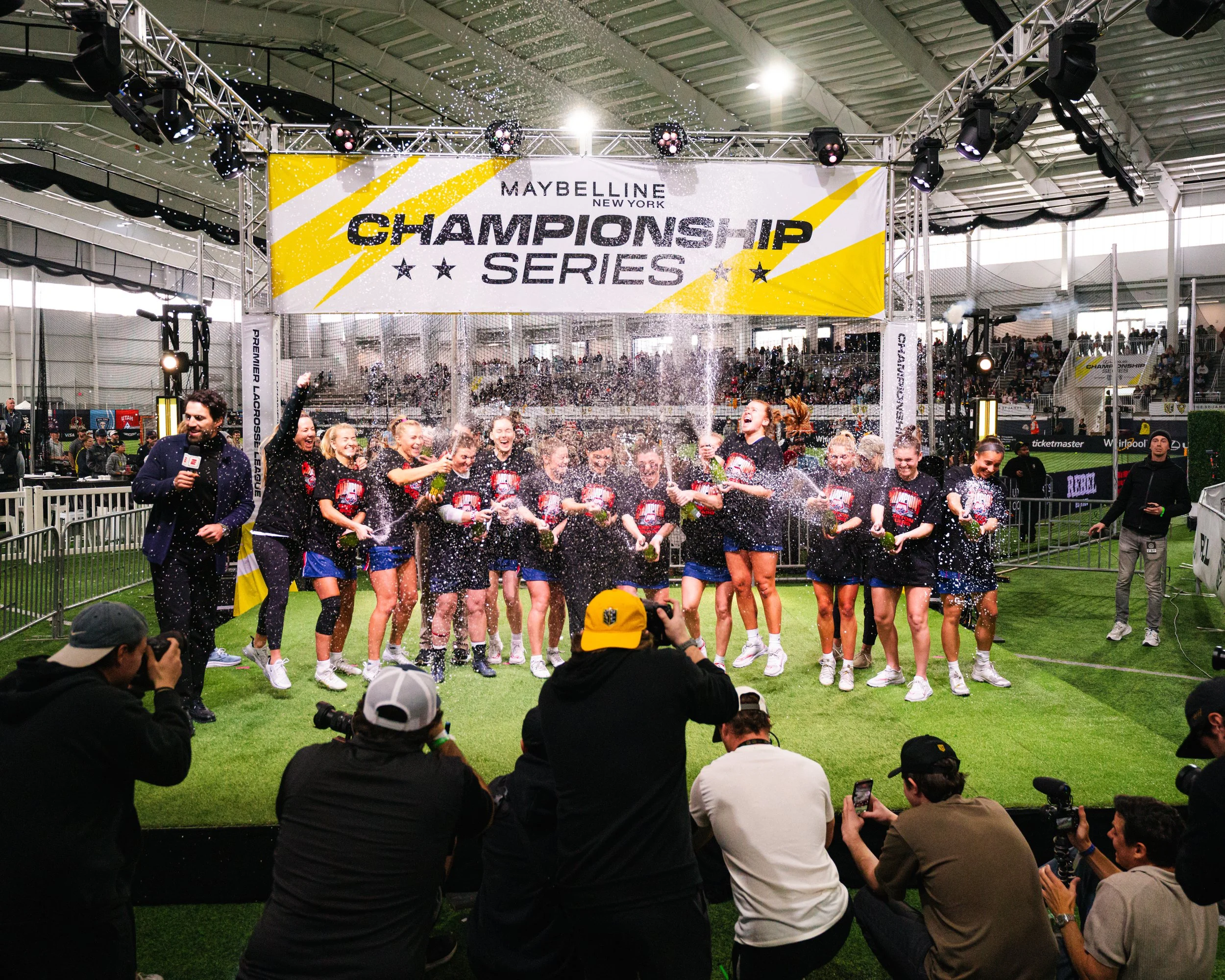 25_0217_CS_CHAMP_BG_NYC_PHOTO5 47.jpg