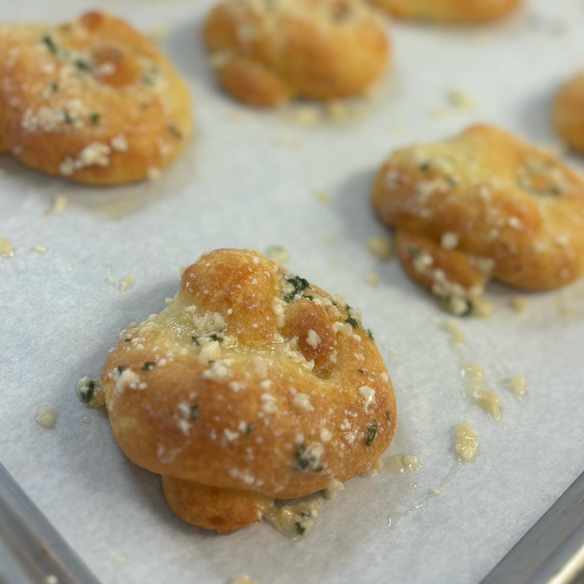 Garlic knots.jpeg