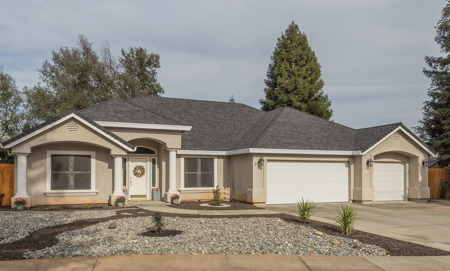 2704 Western Oak Dr. Redding, CA 96002