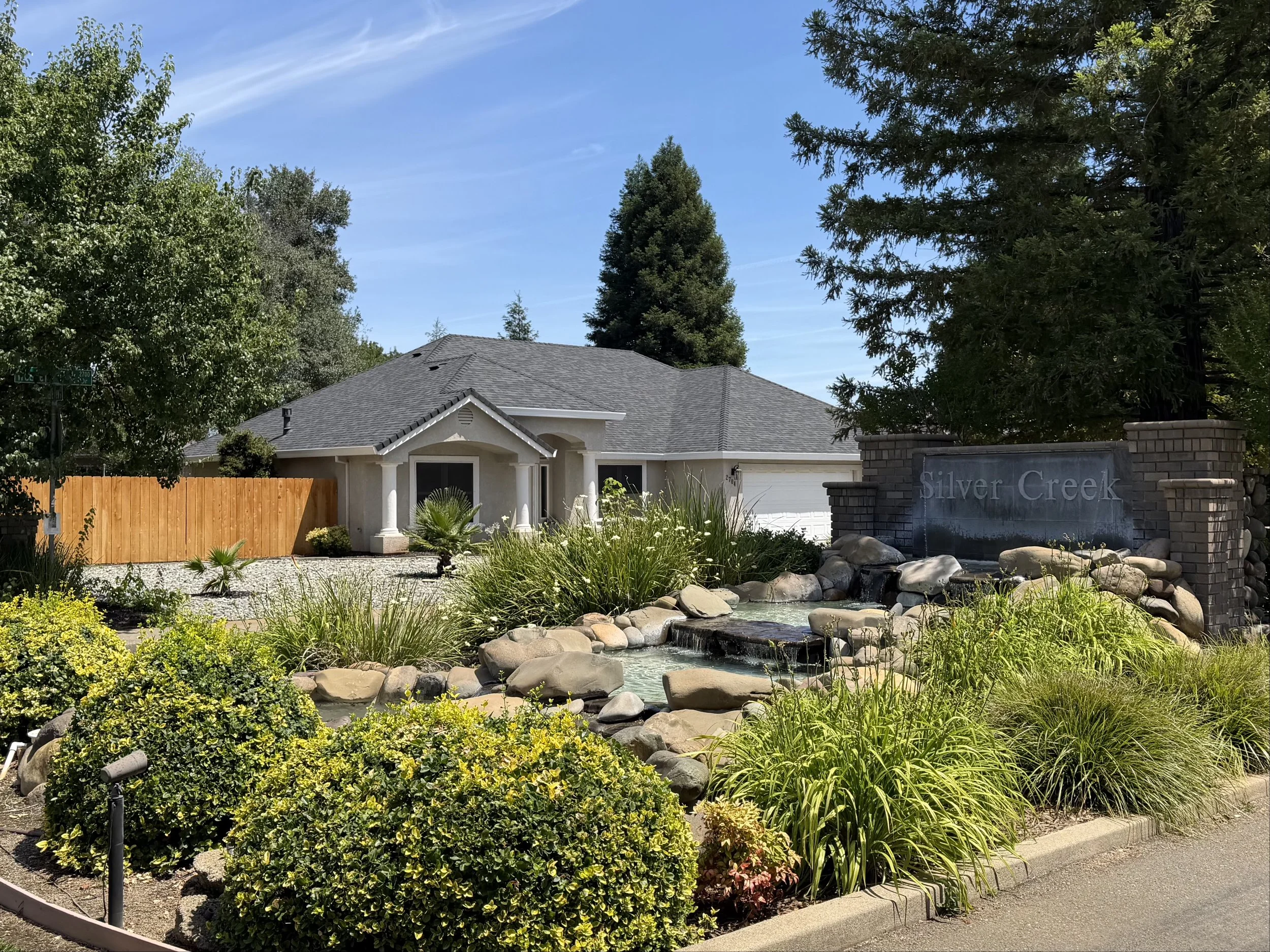 2704 Western Oak Dr. Redding, CA 96002