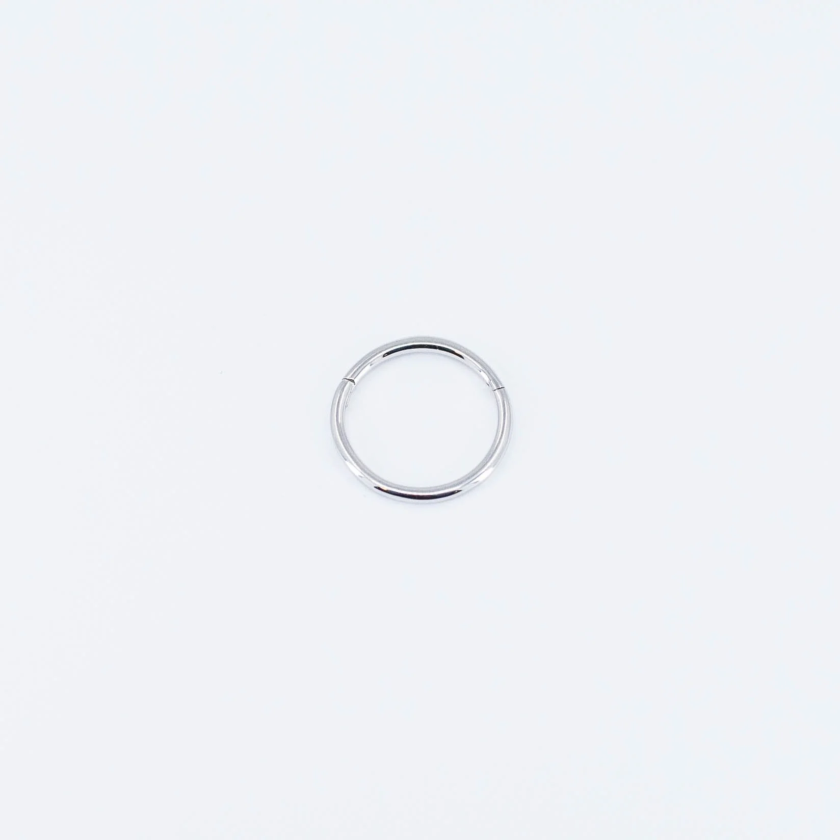 Clicker Seam - 14k White Gold - 3/8" - 18g - Clicker - Maria Tash
