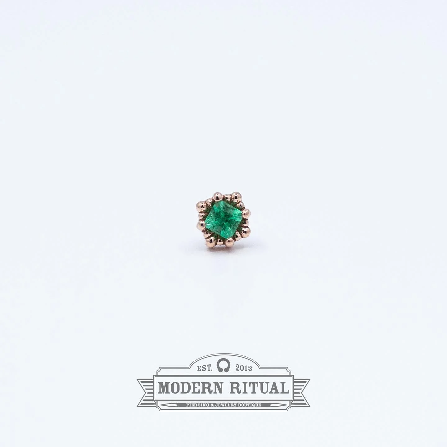 Get out of the rain and come get pierced with this gorgeous 14k Rose Gold Emerald Melange Princess from @tetherjewelry! Reba and Logann are in the shop until 7! 

#tetherjewelry #rosegold #emerald #melange #cantonohio #downtowncanton #modernritual #1