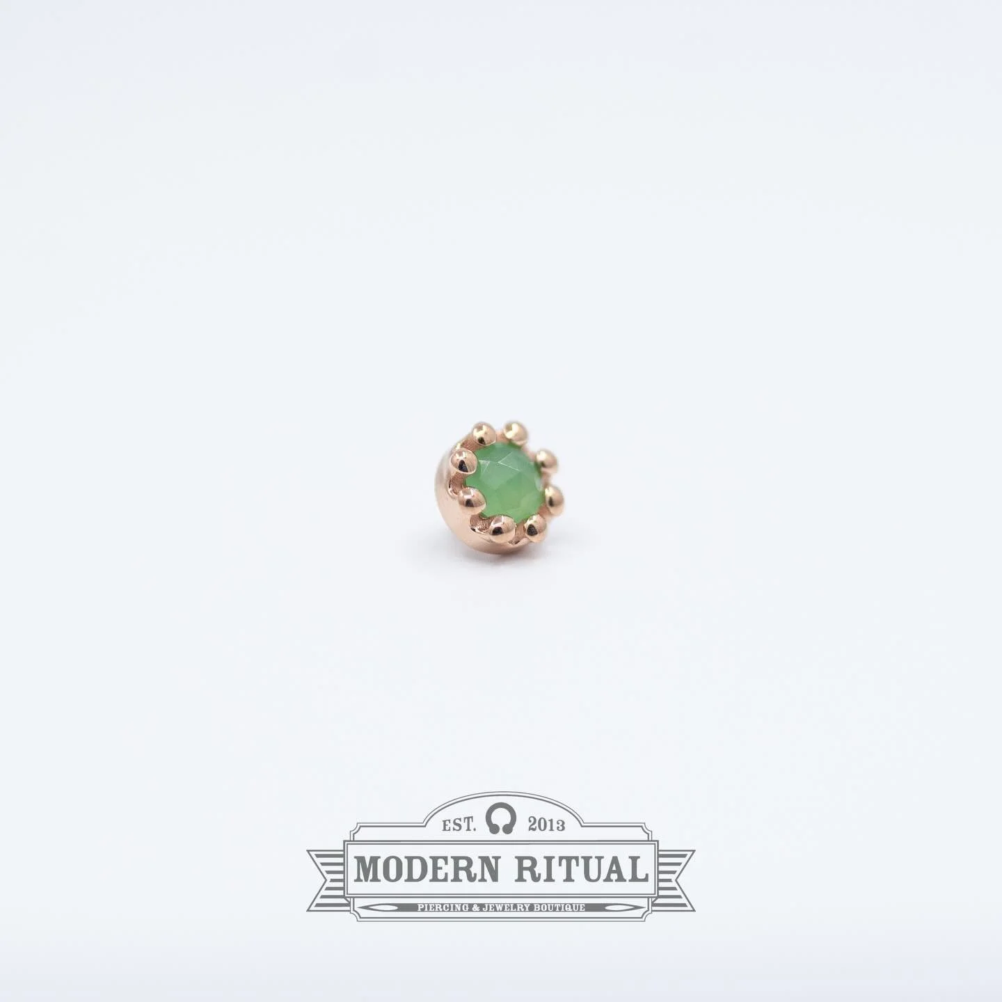 14k Rose Gold Chrysoprase Crown from @bvla! Reba and Logann are in the shop until 7, don&rsquo;t let the cold stop you from swinging by! 

#rosegold #chrysoprase #rosecut #bodyvisionlosangeles #bvla #14kgold #modernritual #appmember