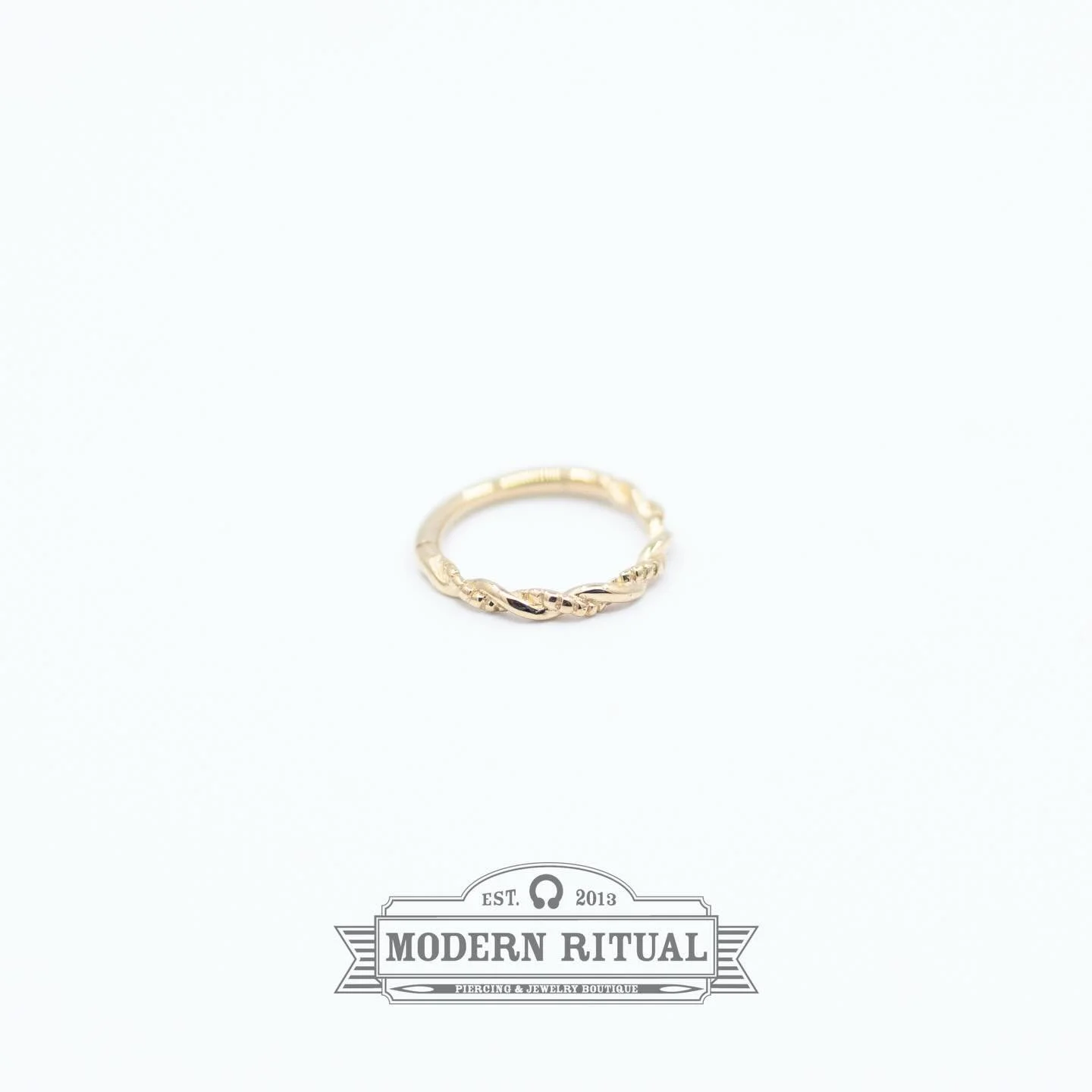 A storm is coming! Make sure to stop in today for a new piercing before the snow drops! Reba, Lea and Dave are in the shop till 7pm today. We hope to see you soon!