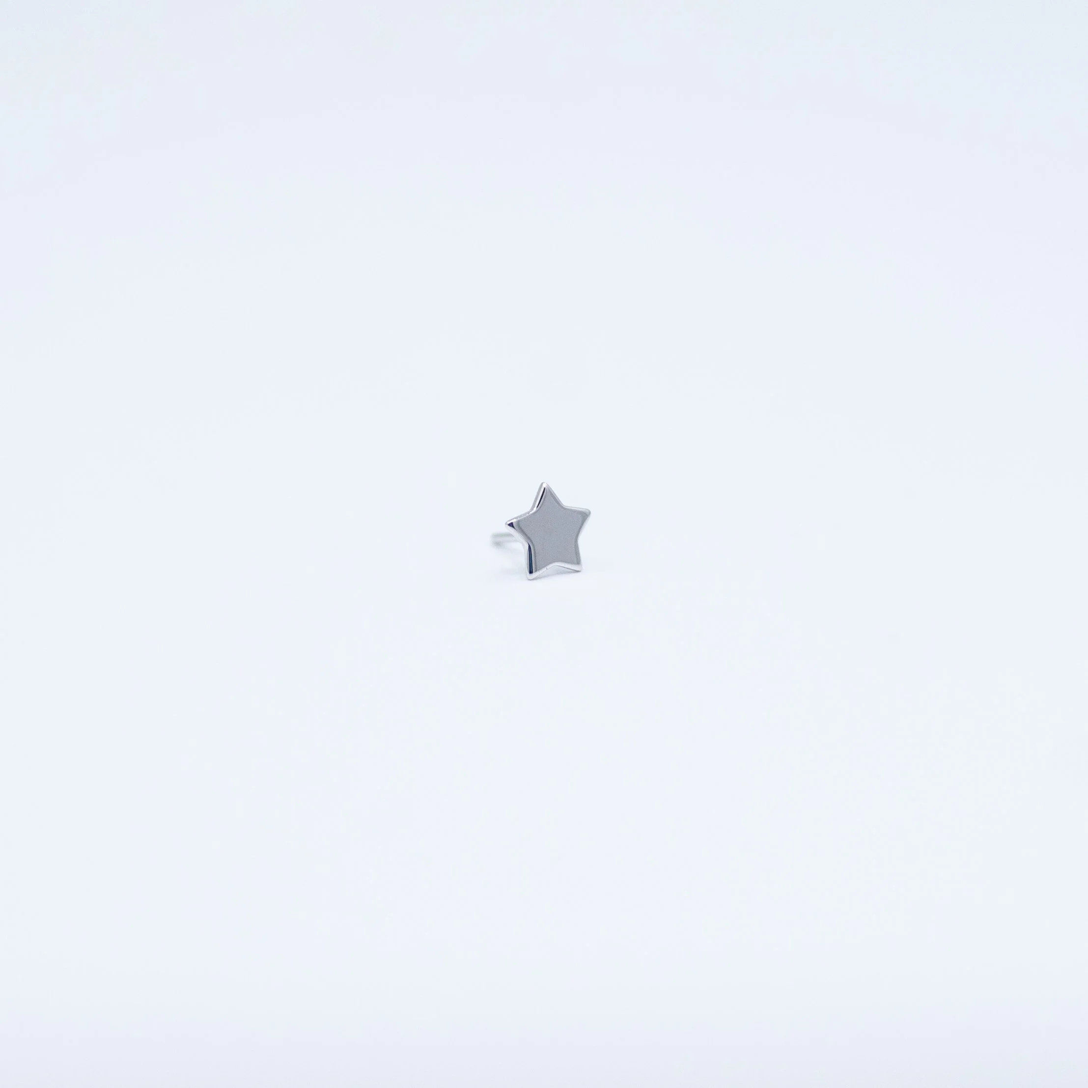 Star - 14k White Gold - 18g/16g - 4mm - End - Threadless - Sun Piercer