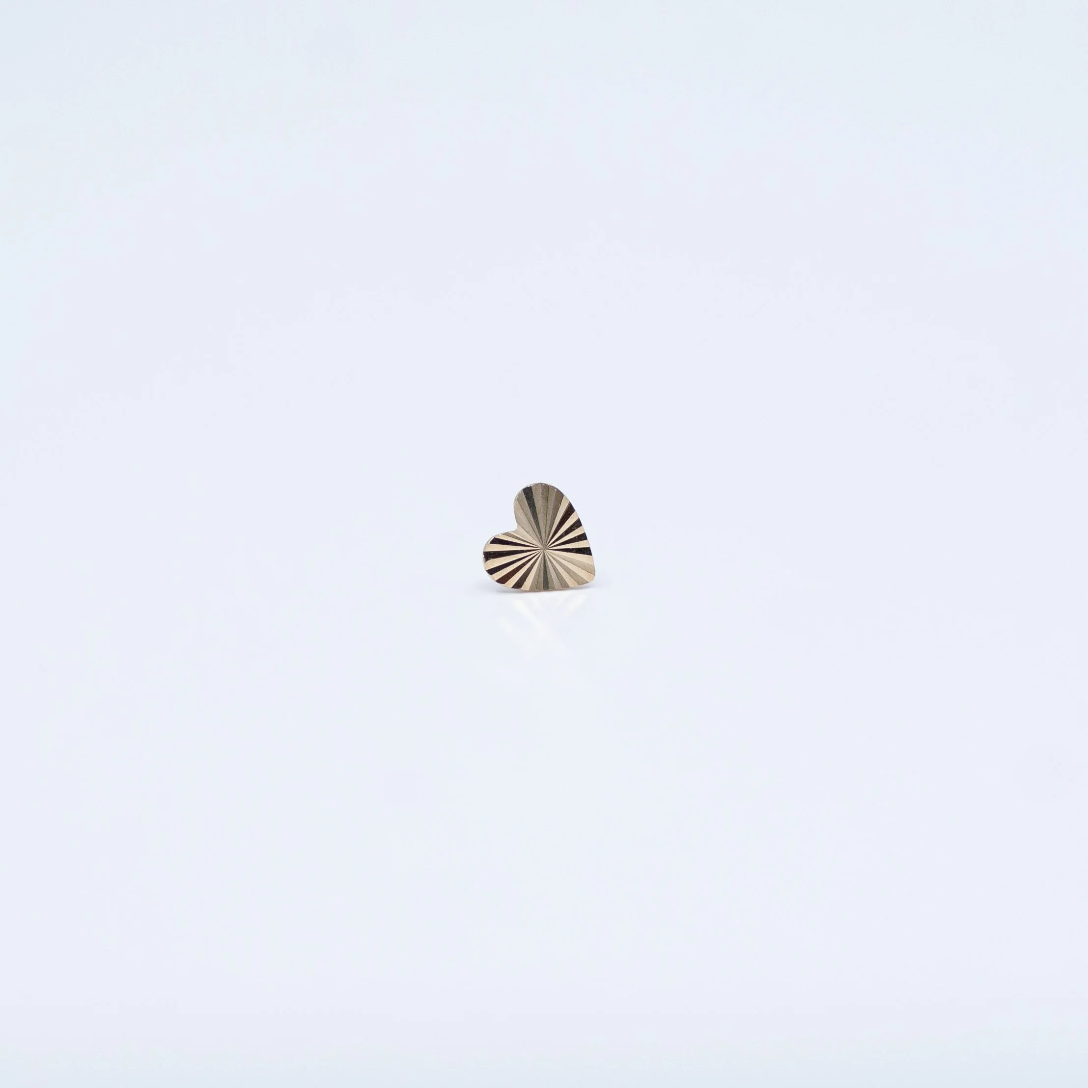 Laser Etched Heart Disk - 14k Yellow Gold - 18g/16g - 4mm - End - Threadless - Sun Piercer