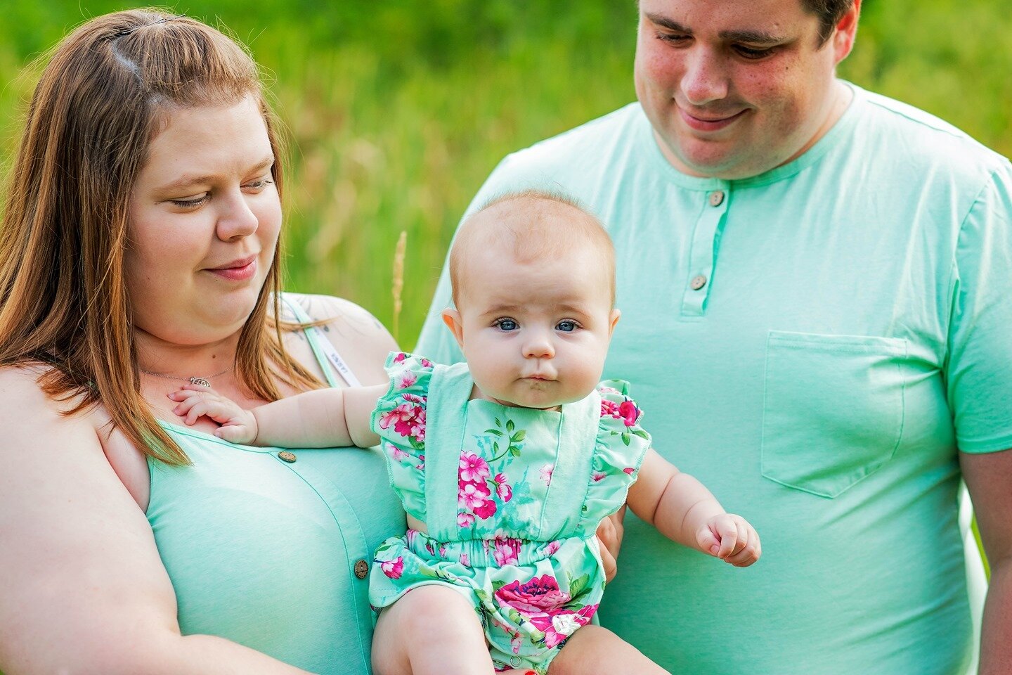 Some baby blues to carry you into the end of this week! I am just itching to get out there and photograph some more families. Anyone else feel like they're running out of content? We'll get through this! ⁠
[Image Description: A young couple and their