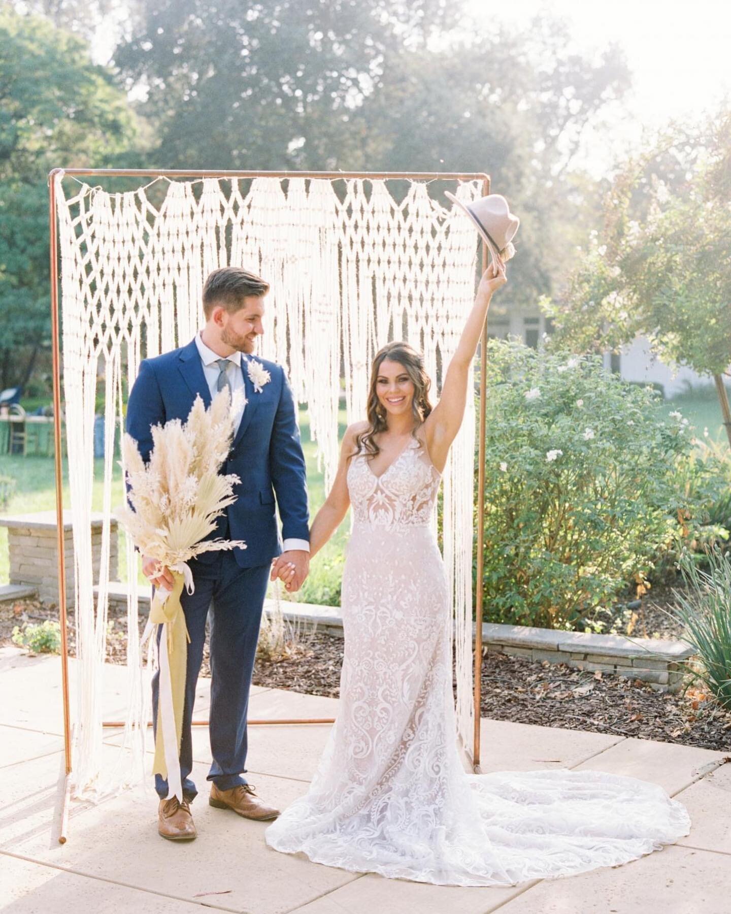 We're so excited to be on @inspiredbythis today! Click the link in bio to check out the feature and the amazing vendor team! 
 #TheMaples 📸: @ashbaumgartner
&bull;
&bull;
&bull;
#weddingday  #weddinginspiration #fallwedding #springwedding #summerwed