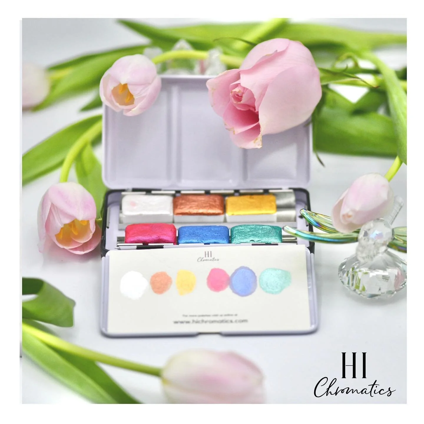 This is the perfect traveler palette packed with 6 full pans of metallic colors. Absolutely gorgeous!  Once the online shop is open you can choose your very own colors to design your own set. 😍